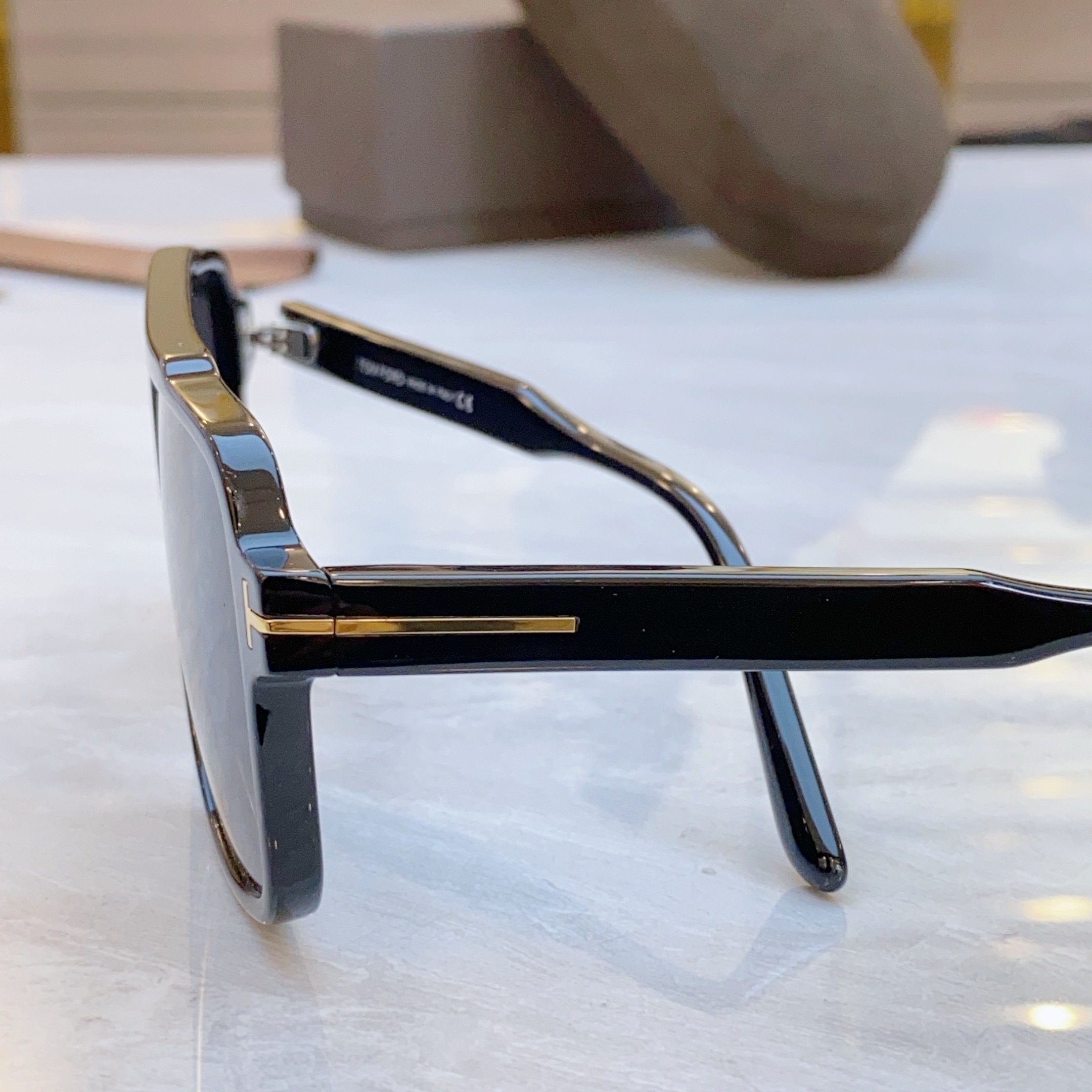 ，【TOM FOR*】汤姆*福特新款太阳镜🕶️，MODEL：TF1177，SIZE：58口16-145
