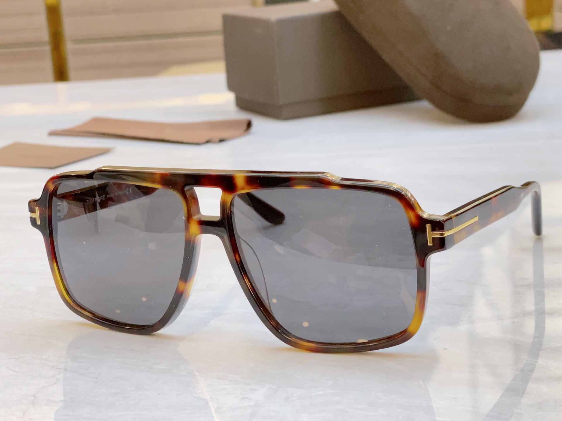 ，【TOM FOR*】汤姆*福特新款太阳镜🕶️，MODEL：TF1177，SIZE：58口16-145
