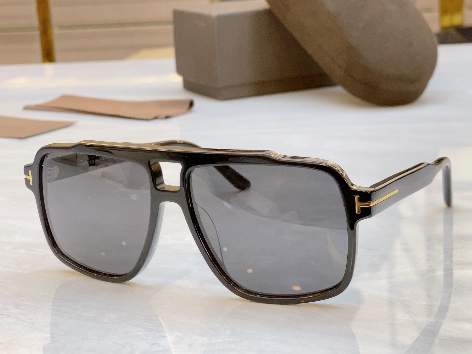 ，【TOM FOR*】汤姆*福特新款太阳镜🕶️，MODEL：TF1177，SIZE：58口16-145
