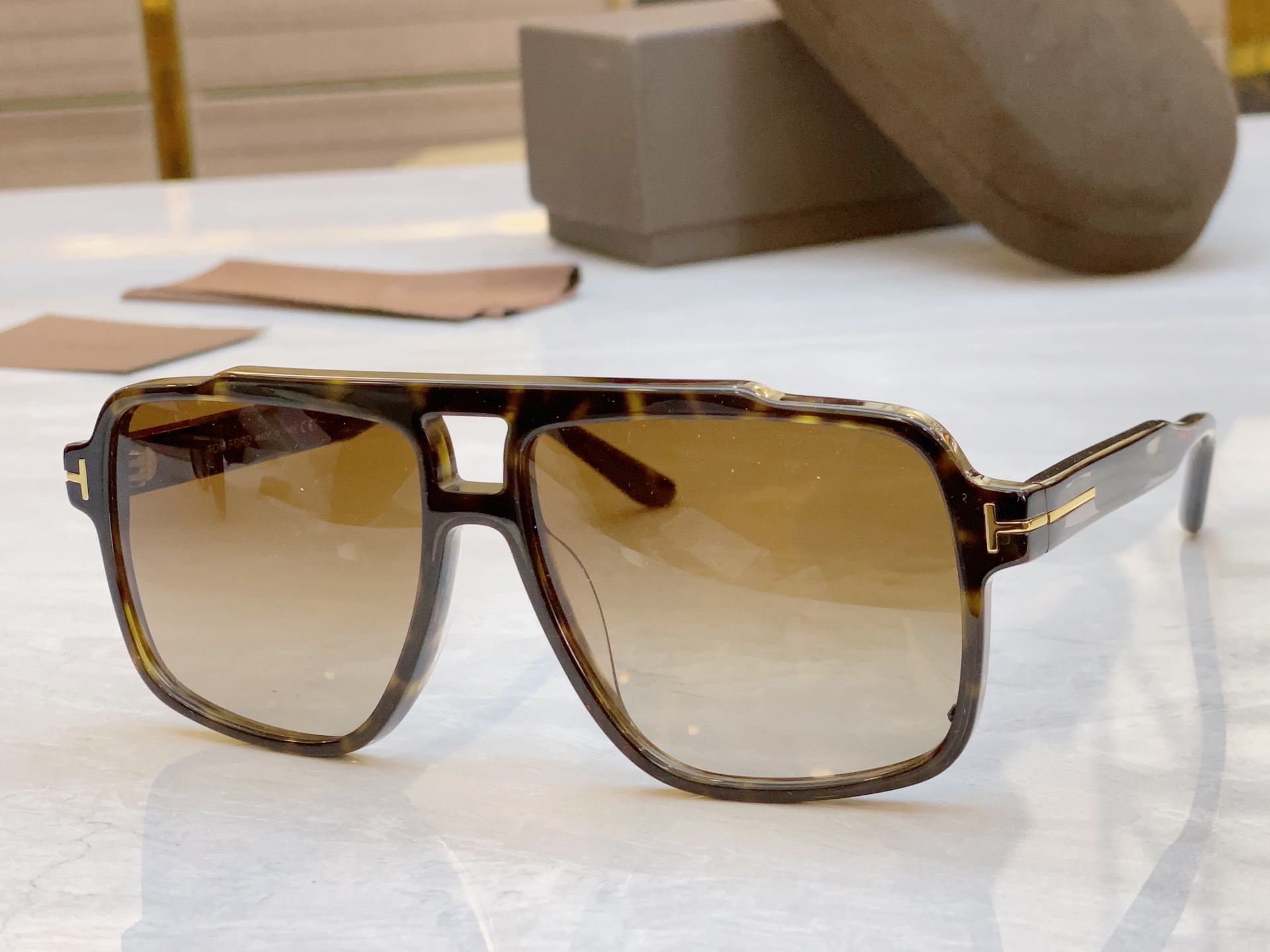 ，【TOM FOR*】汤姆*福特新款太阳镜🕶️，MODEL：TF1177，SIZE：58口16-145
