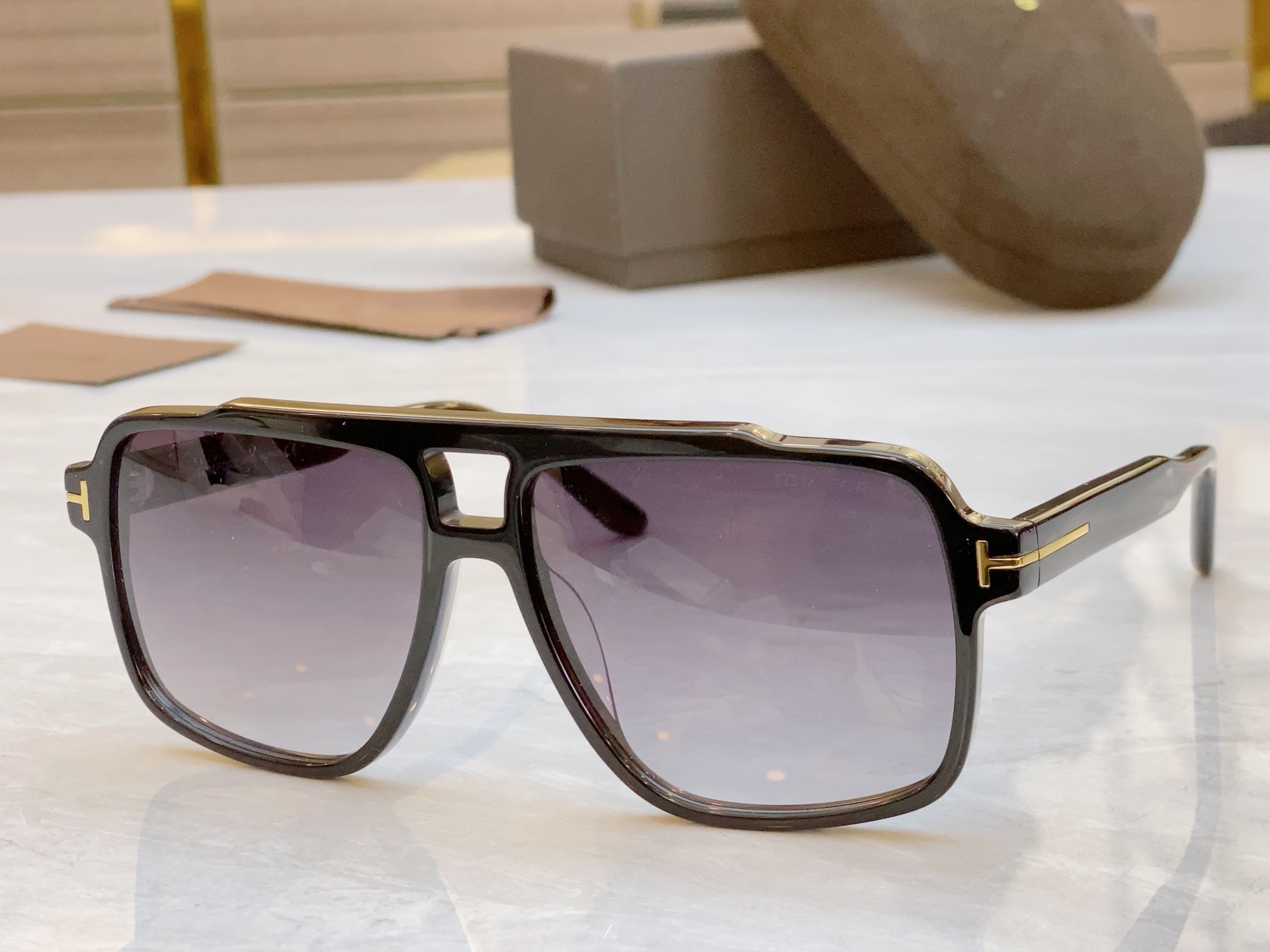 ，【TOM FOR*】汤姆*福特新款太阳镜🕶️，MODEL：TF1177，SIZE：58口16-145
