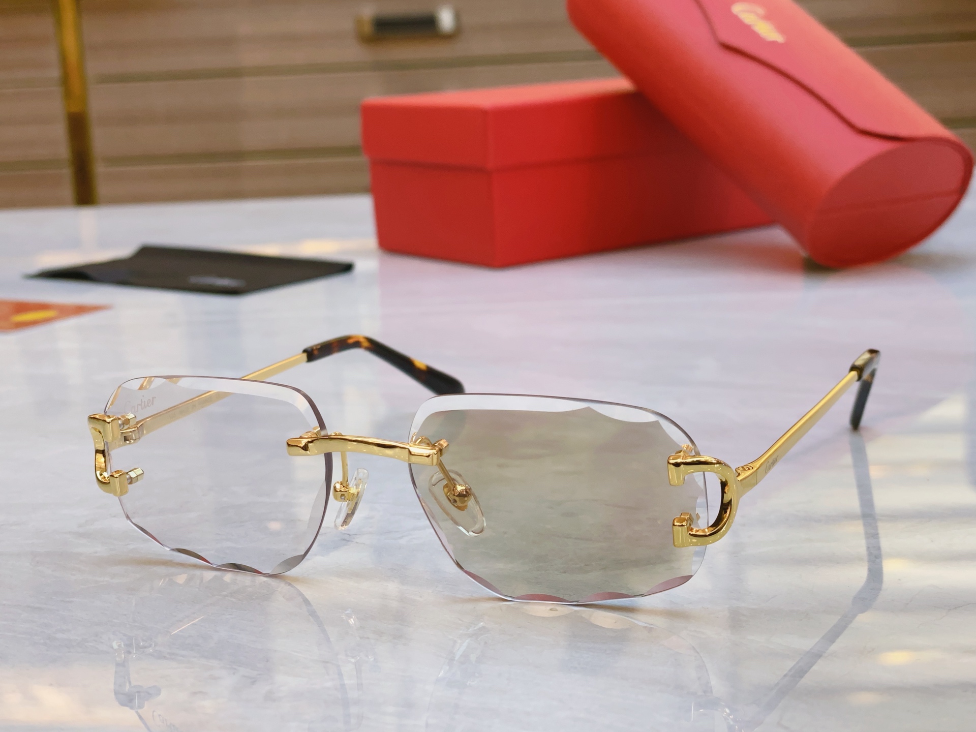 ，【CARTIE*】卡地*亚新款太阳镜，CT0092S ，size55口18-135