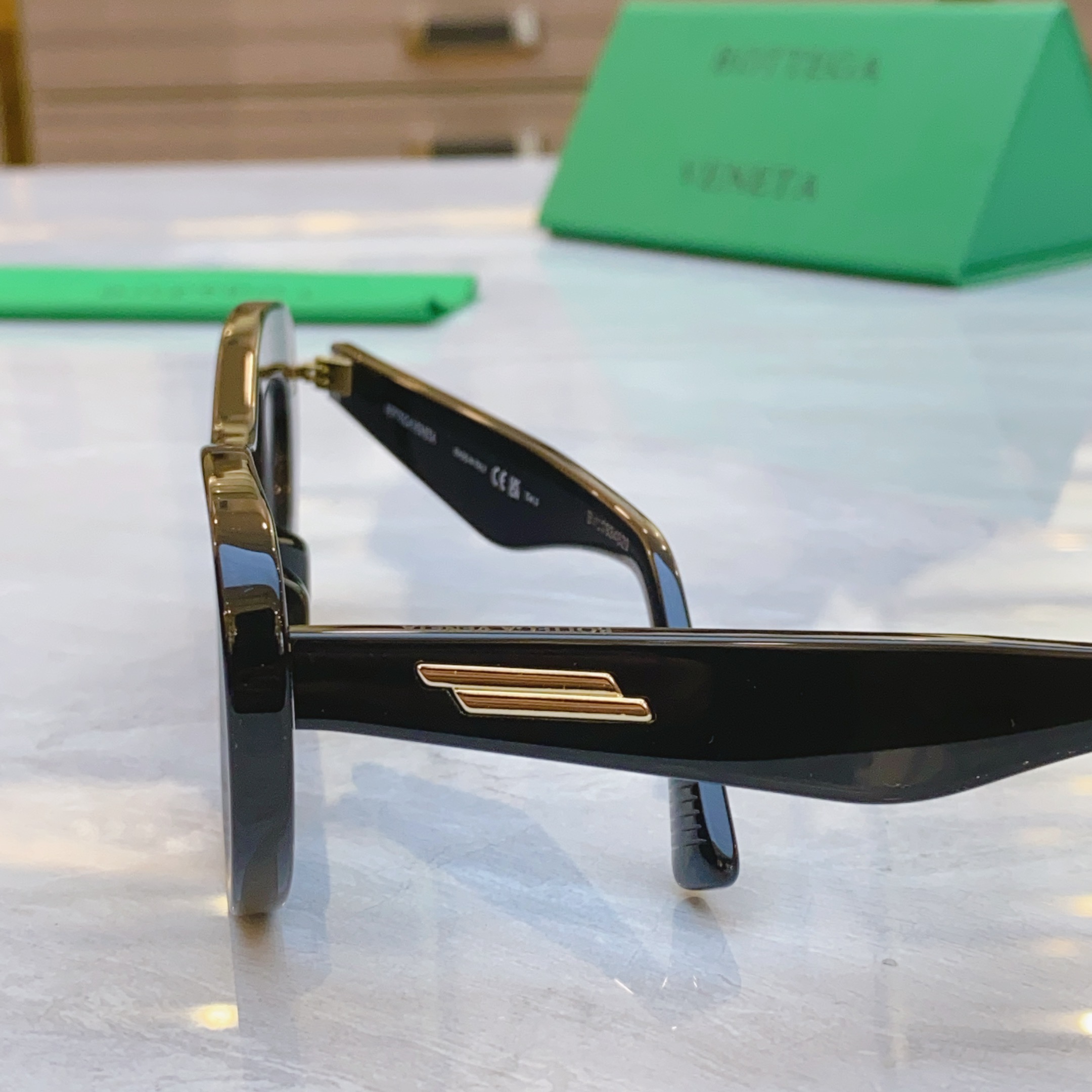，【BOTTEGA VENET*】宝缇*嘉新款太阳镜，MODEL：BV1352S，SIZE：51口23-
