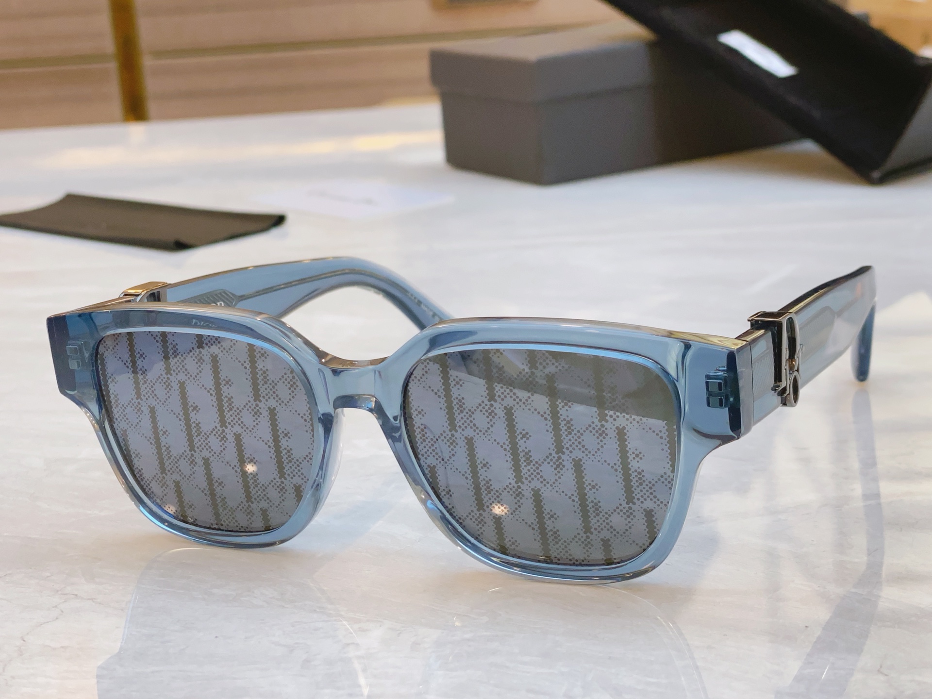 ，【Dio*】迪*奥新款太阳镜，
Mod：Dior Oblique S1F ，Size：55口18-15