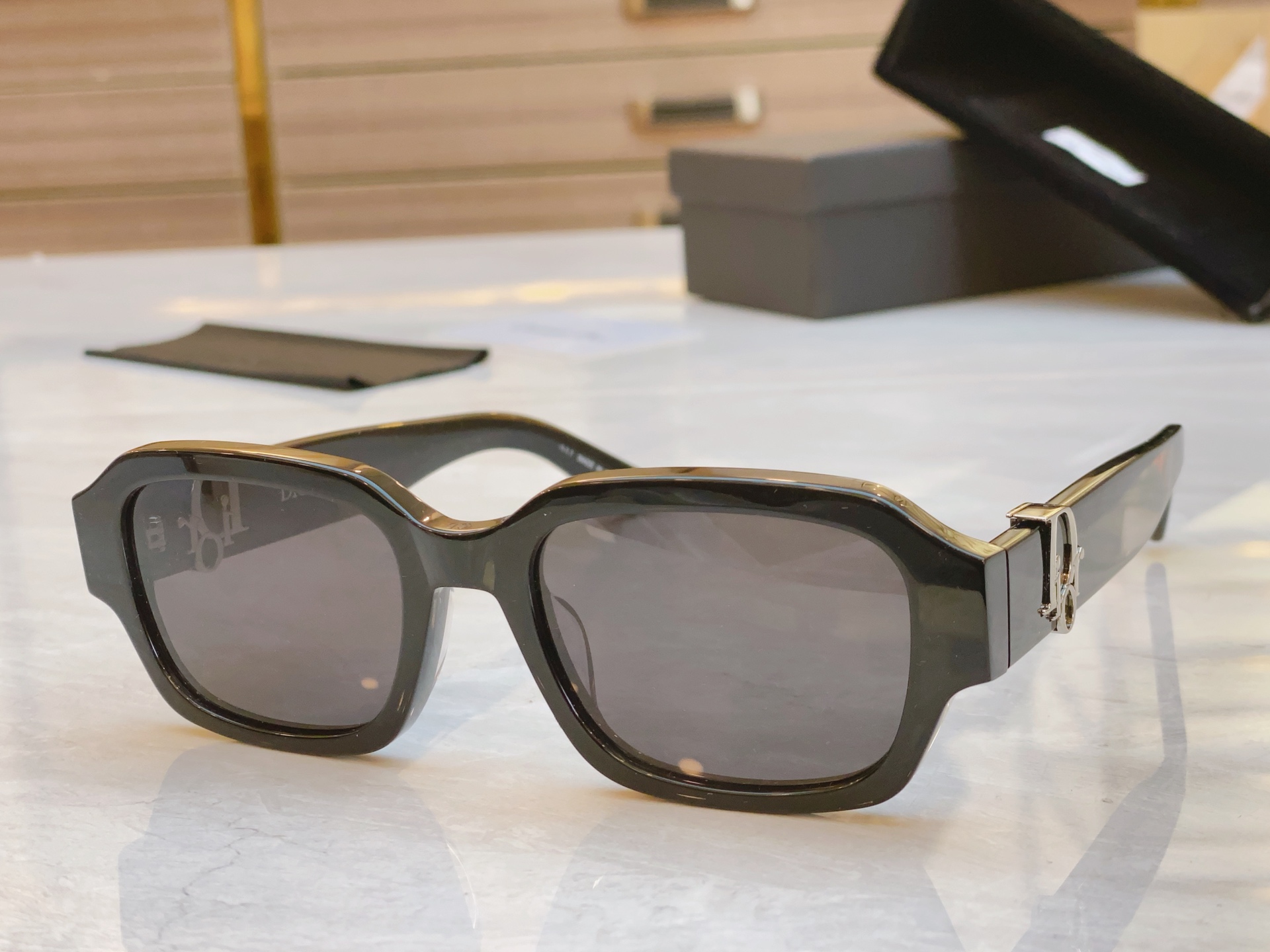 ，【Dio*】迪*奥新款太阳镜，
Mod：Dior Oblique S1l ，Size：52口20-14