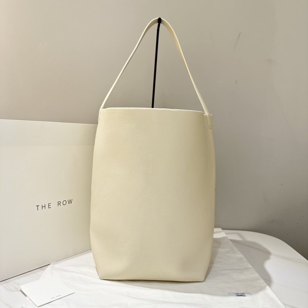 THE ROW Large Bucket Bag Lambskin White