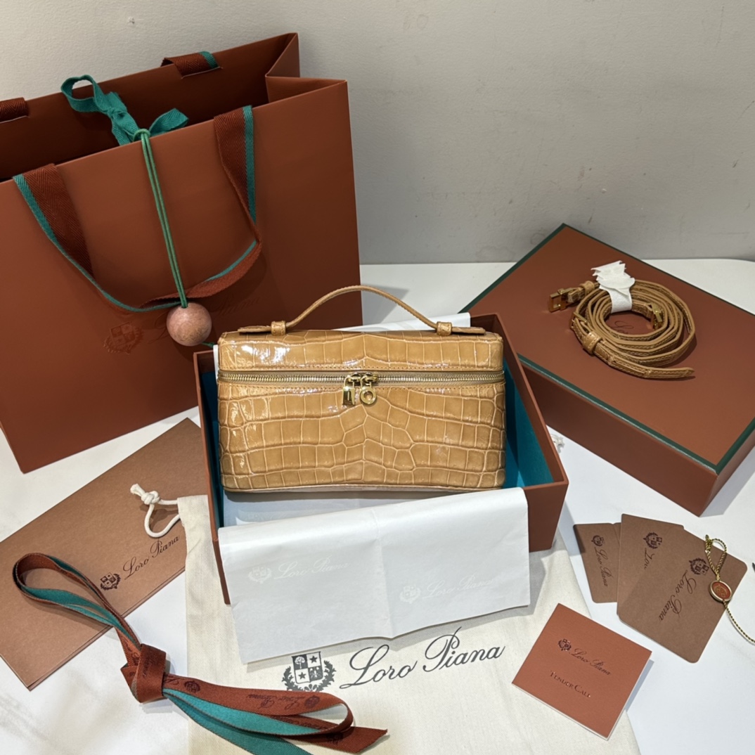 𝐋𝐨𝐫𝐨 𝐏𝐢𝐚𝐧𝐚 Crocodile Extra Bag 19 Box Bag Crocodile Skin Rare Leather - Top Quality