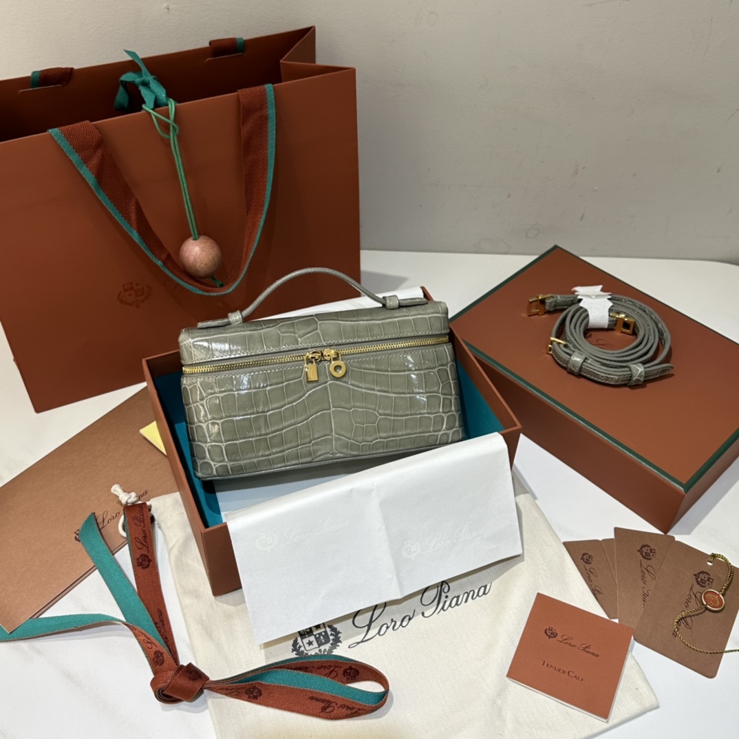 𝐋𝐨𝐫𝐨 𝐏𝐢𝐚𝐧𝐚 Crocodile Extra Bag 19 Box Bag Crocodile Skin Rare Leather - Top Quality