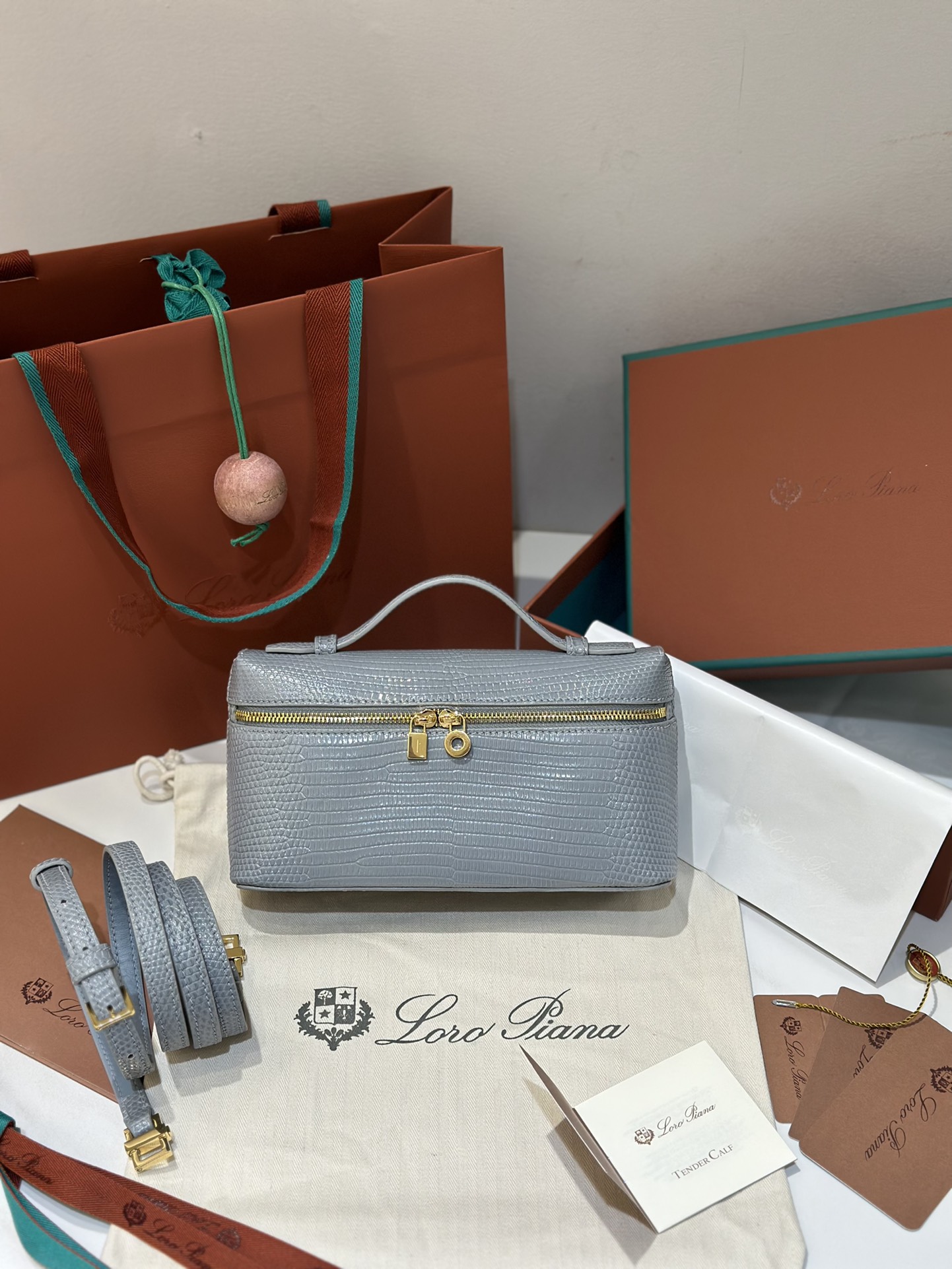 𝐋𝐨𝐫𝐨 𝐏𝐢𝐚𝐧𝐚 🦎 Extra Bag 19 박스백 리자드 가죽 희귀 가죽-최상급 품질
