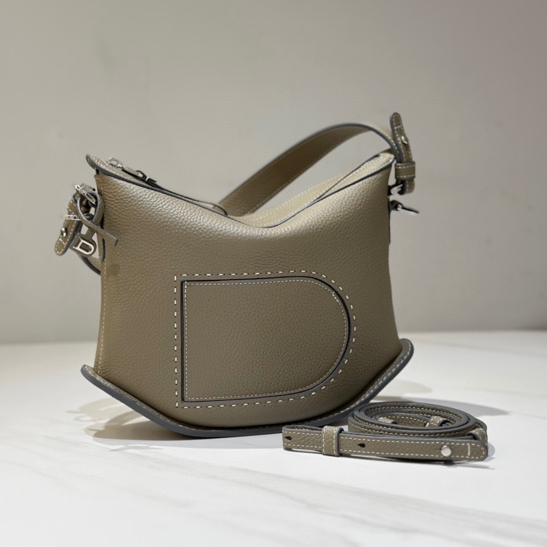 [Delvaux Women