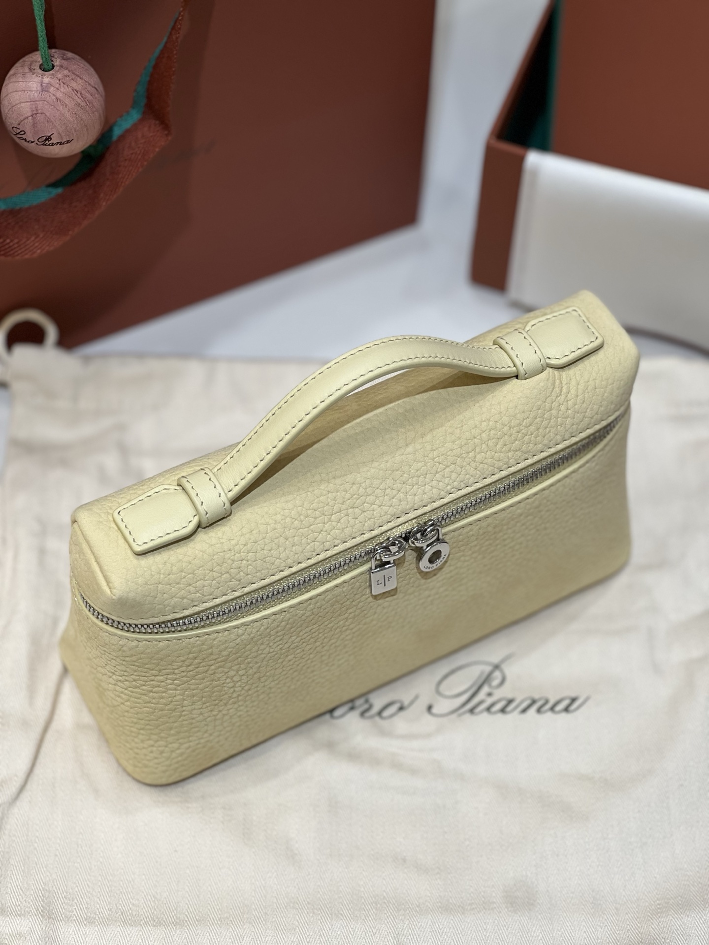Loro Piana L19天鹅绒雪梨黄银扣 新版