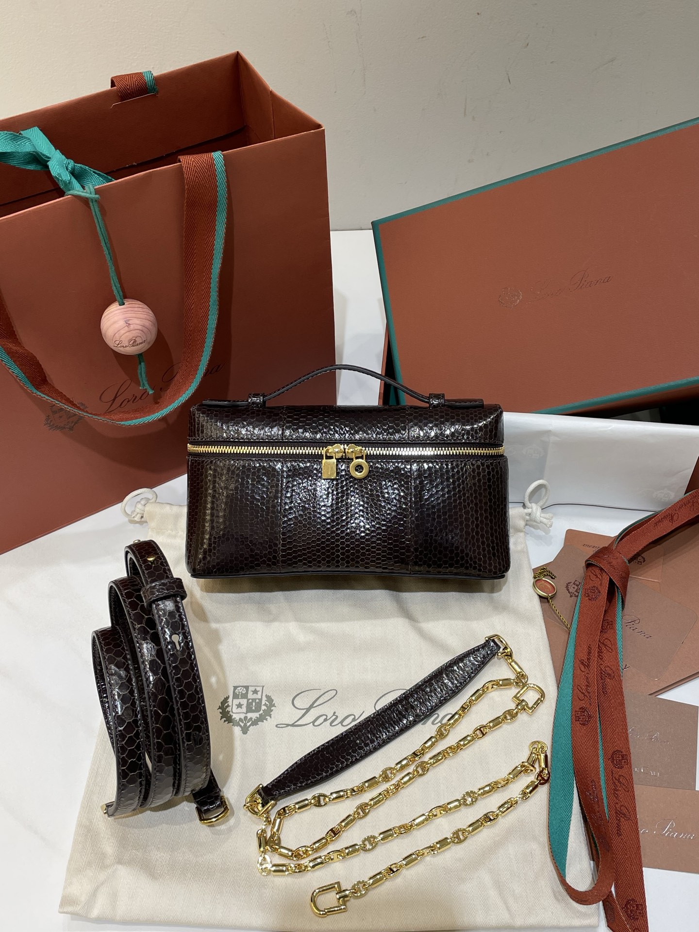𝐋𝐨𝐫𝐨 𝐏𝐢𝐚𝐧𝐚 🐍 Extra Bag 19 ボックスバッグ スネークスキン ウォータースネーク エキゾチックレザー-トップクオリティ