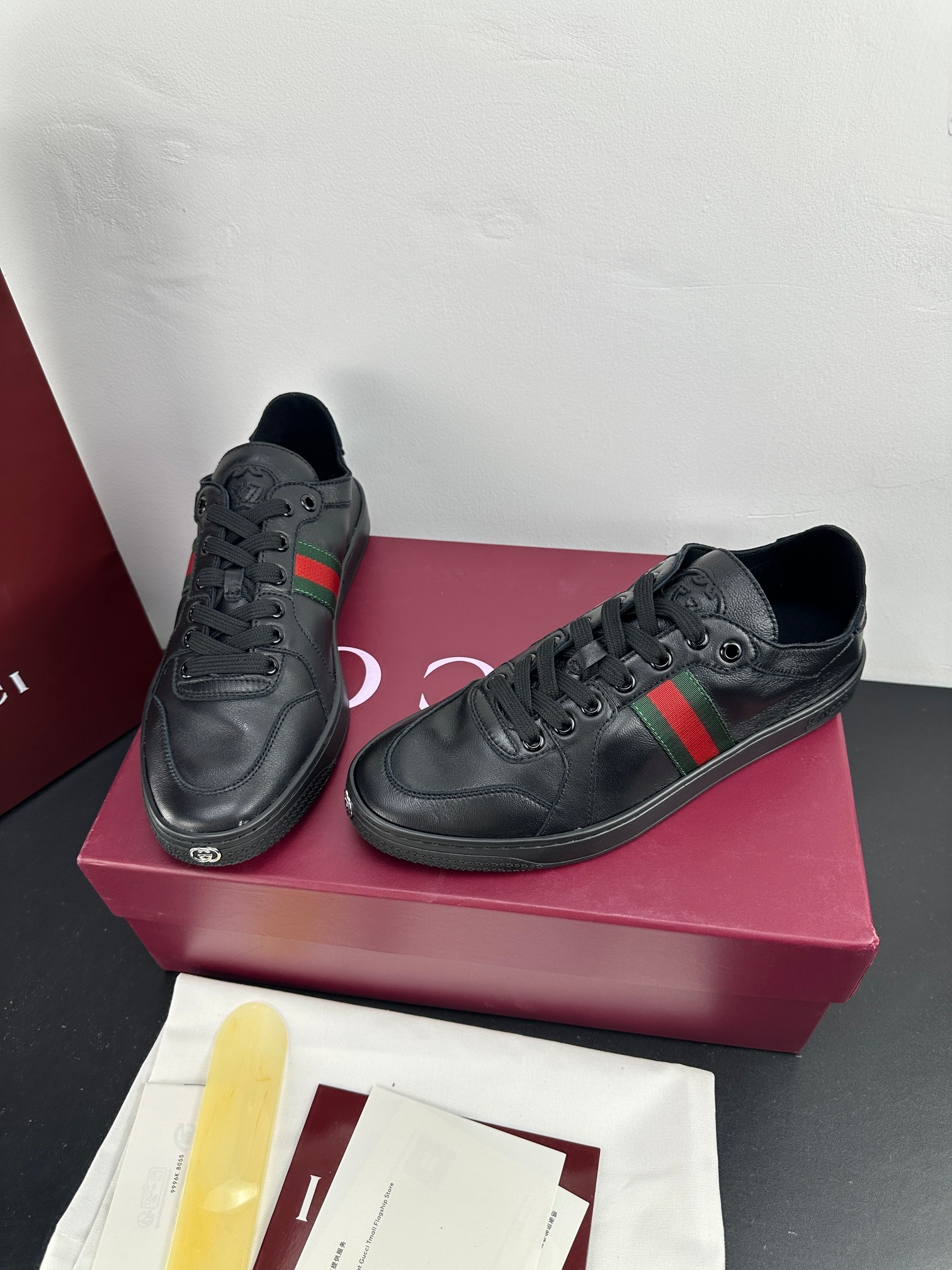 Gucci Style Green Leather Men's Shoes style reference detail image 4 from source 781278