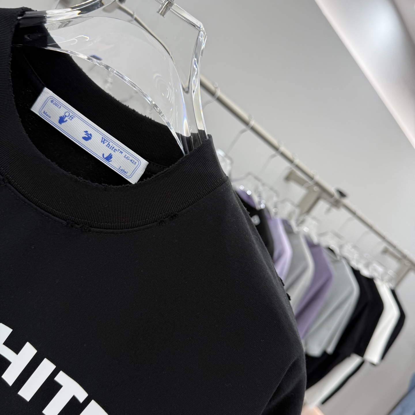 Off White Men's/Women's 2025 FW Collection Round Neck Short Sleeve T-Shirt 4 i1755931039768 3808 0 2