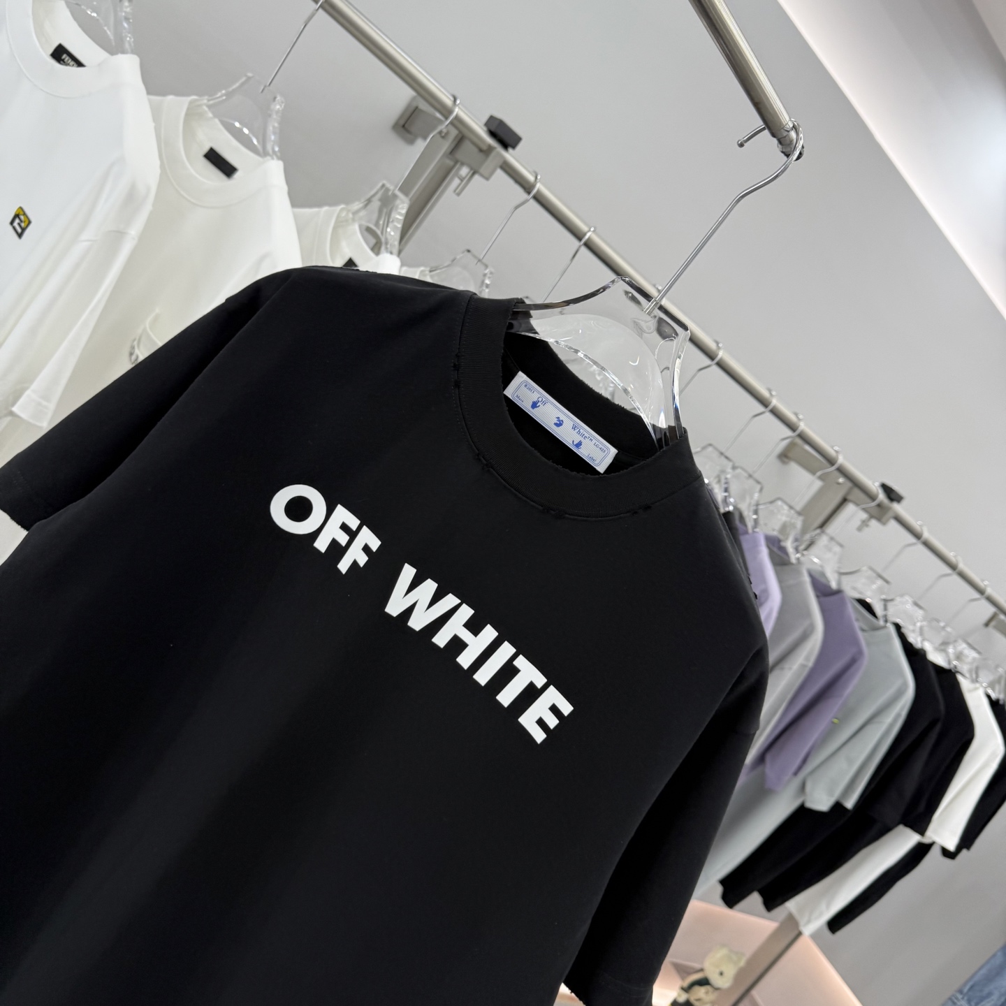 Off White Men's/Women's 2025 FW Collection Round Neck Short Sleeve T-Shirt 3 i1755931039785 3264 0 1