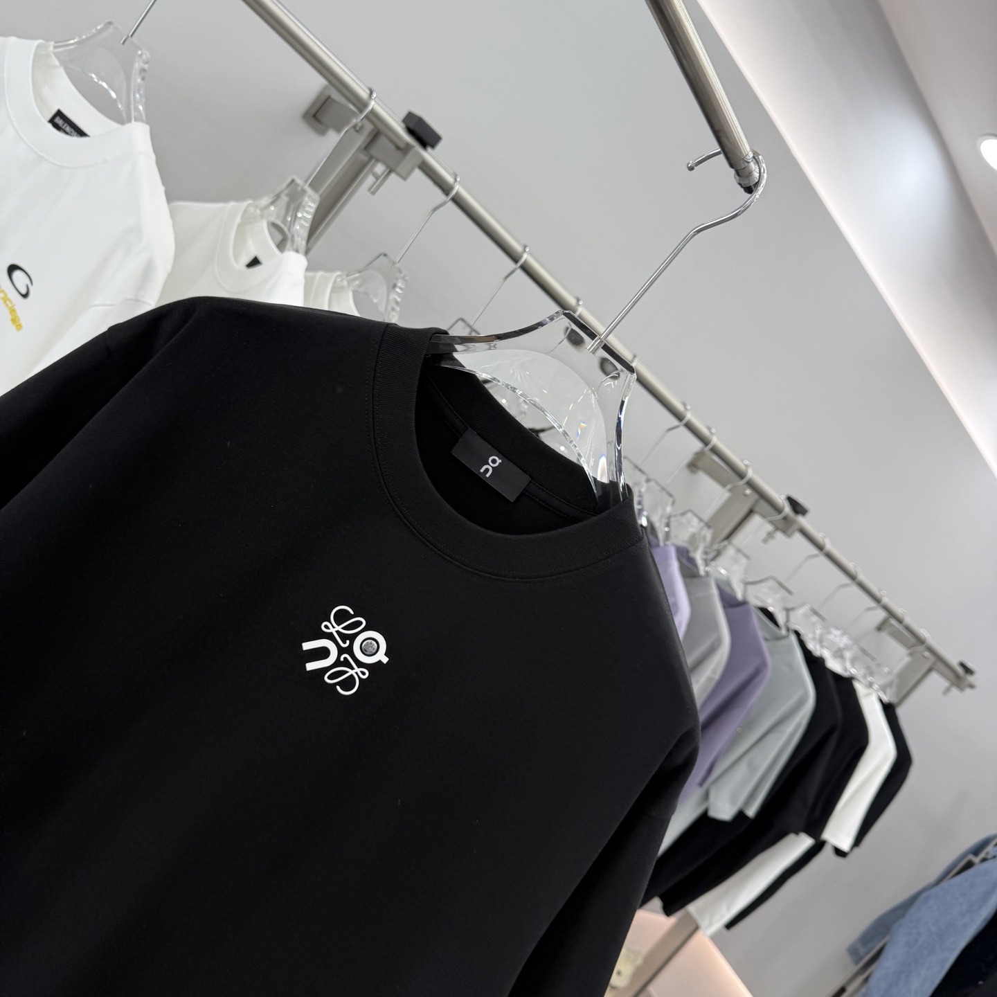 Loewe &ON 2025 T-Shirt: Custom Hardware, Relaxed Fit, Luxe Streetwear 3 i1756060202864 2895 0 2