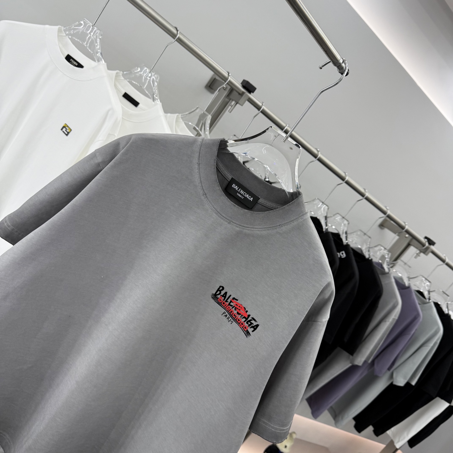 Balenciaga 2025 Fall/Winter T-Shirt Loose Fit Unisex Short Sleeve Tee 3 i1758386640871 8301 0 2