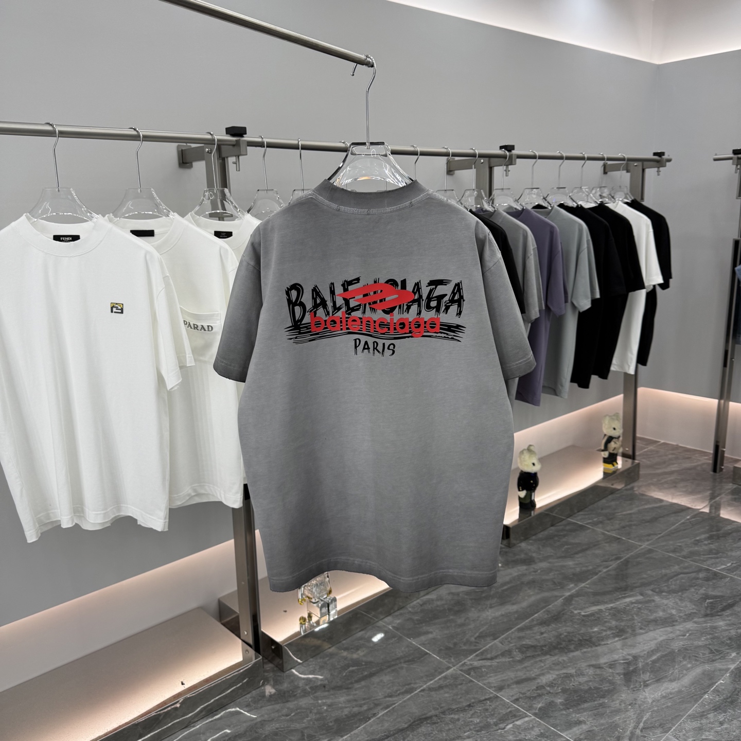 Balenciaga 2025 Fall/Winter T-Shirt Loose Fit Unisex Short Sleeve Tee 7 i1758386640904 2240 0 6