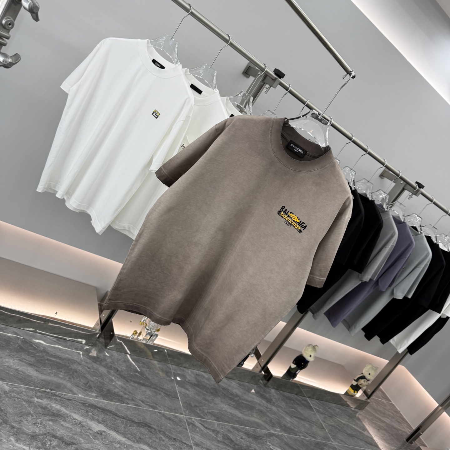 Balenciaga Men's/Women's Relaxed Fit Logo Graphic Short Sleeve T-Shirt 2 i1758386689283 830 0 1
