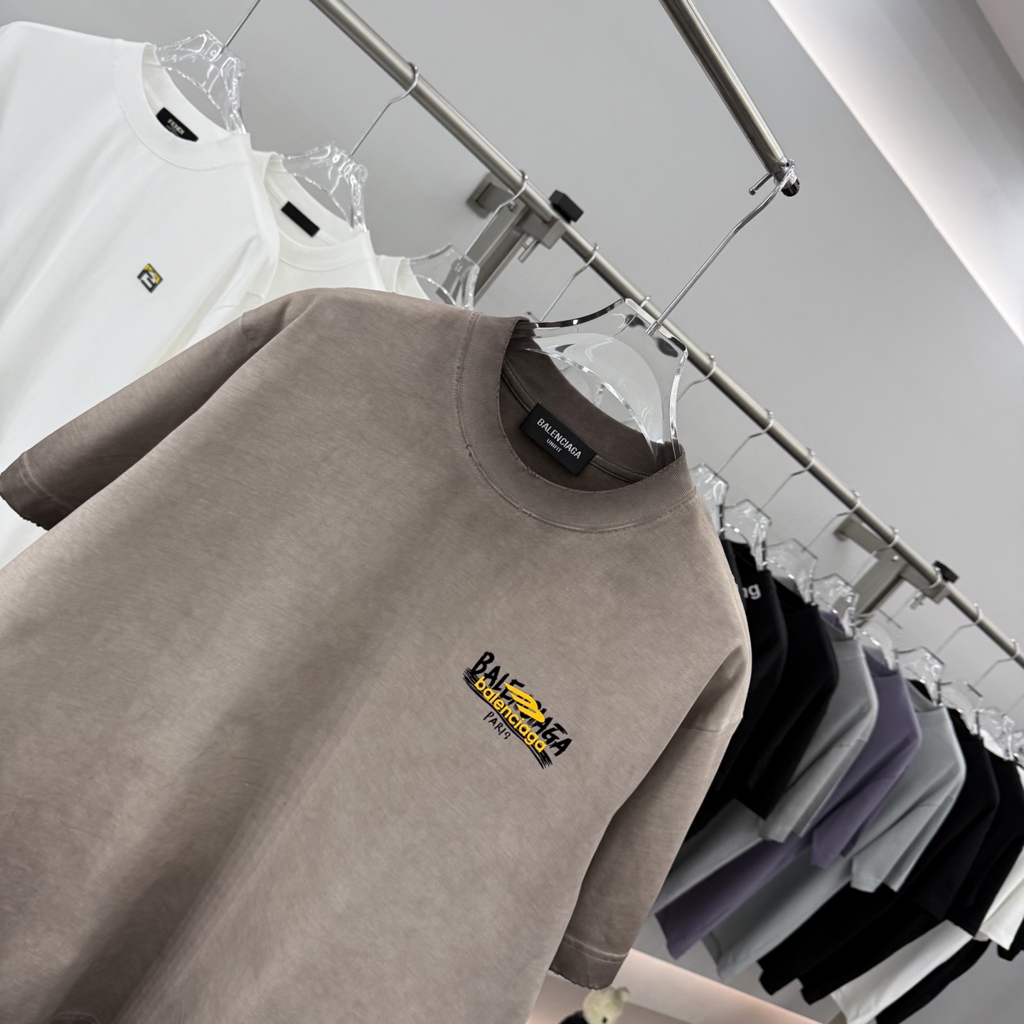Balenciaga Men's/Women's Relaxed Fit Logo Graphic Short Sleeve T-Shirt 3 i1758386689304 5627 0 2