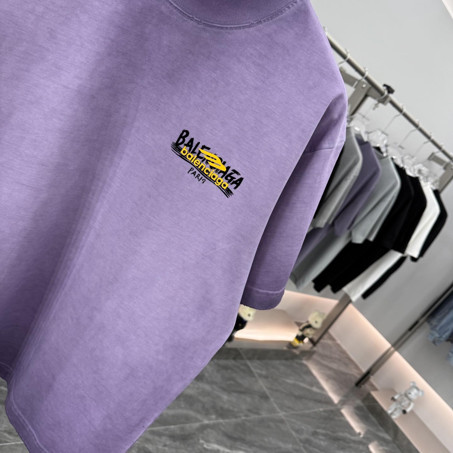 Balenciaga 2025 FW Paris Logo Oversized Cotton Tee - Unisex Fashion 6 i1758386744079 7258 0 4