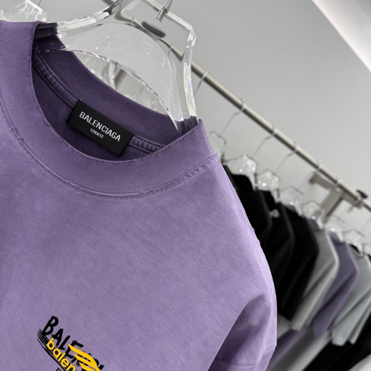 Balenciaga 2025 FW Paris Logo Oversized Cotton Tee - Unisex Fashion 5 i1758386744099 2987 0 3