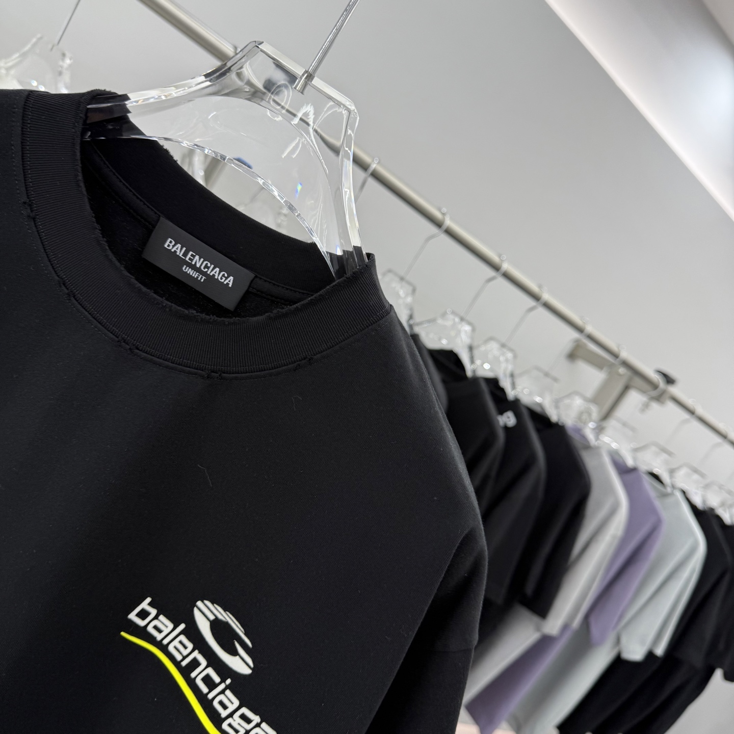 Balenciaga 2025 FW Washed Black Cotton Tee with Logo - Unisex 5 i1759031522701 1811 0 3