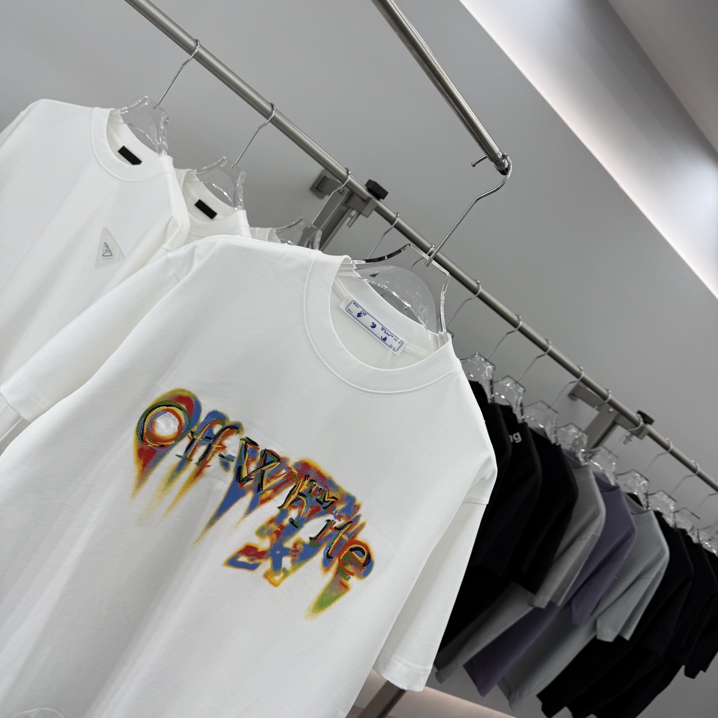 Off-White Men's Multicolor Graphic Print Short Sleeve Casual T-Shirt 4 i1759032863142 846 0 2