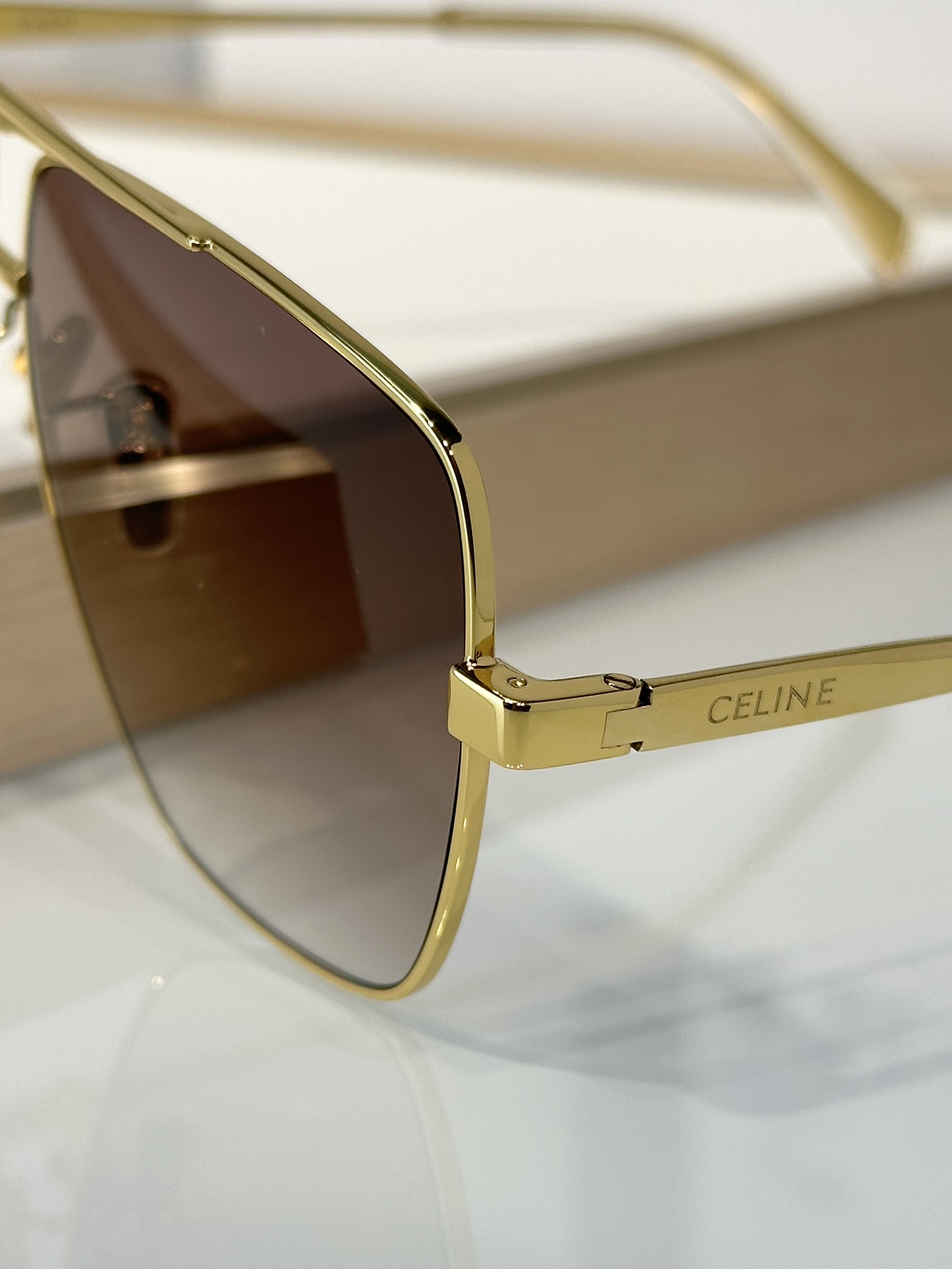 Designer Sunglasses CL40246U