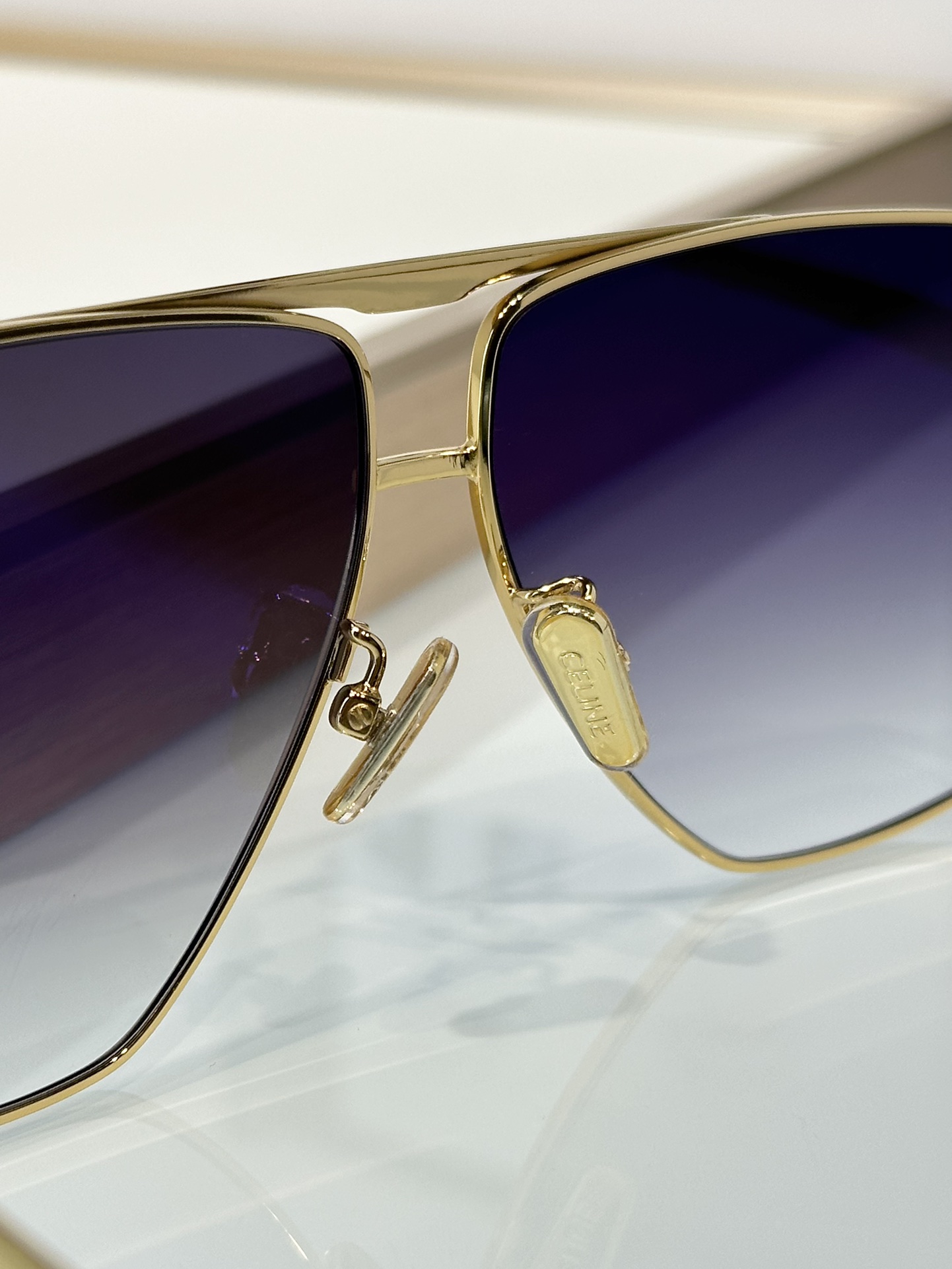 Designer Sunglasses CL40246U