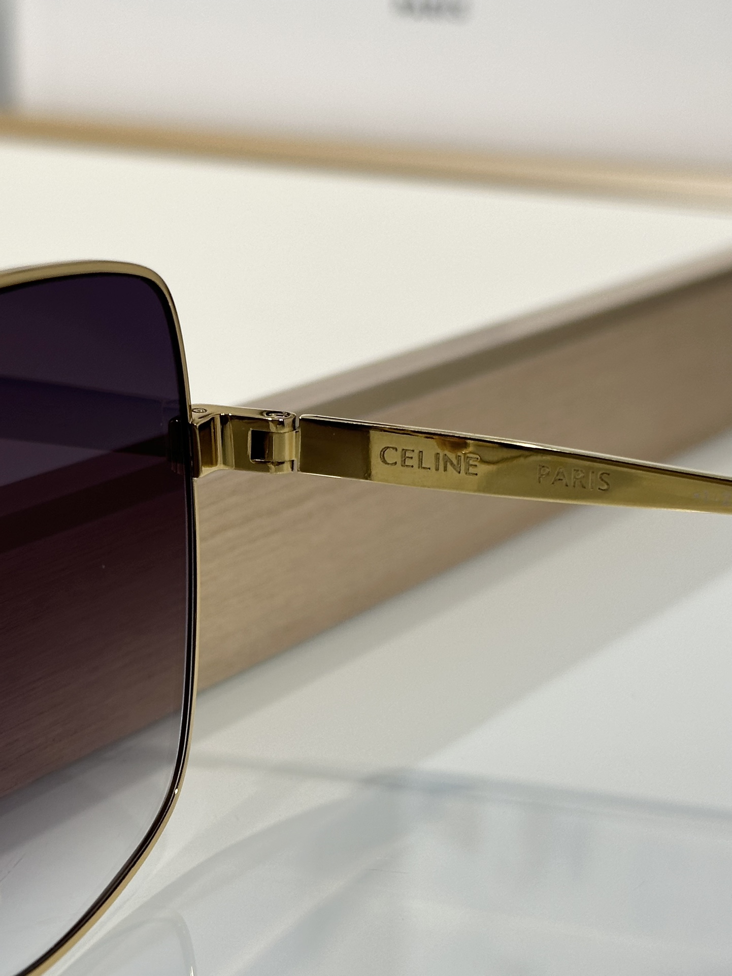 Designer Sunglasses CL40246U