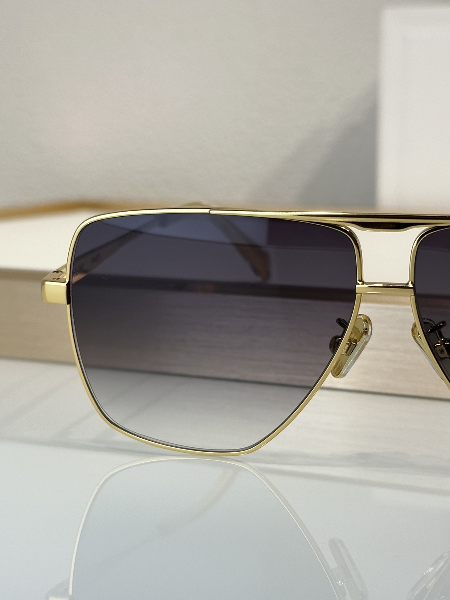 Designer Sunglasses CL40246U