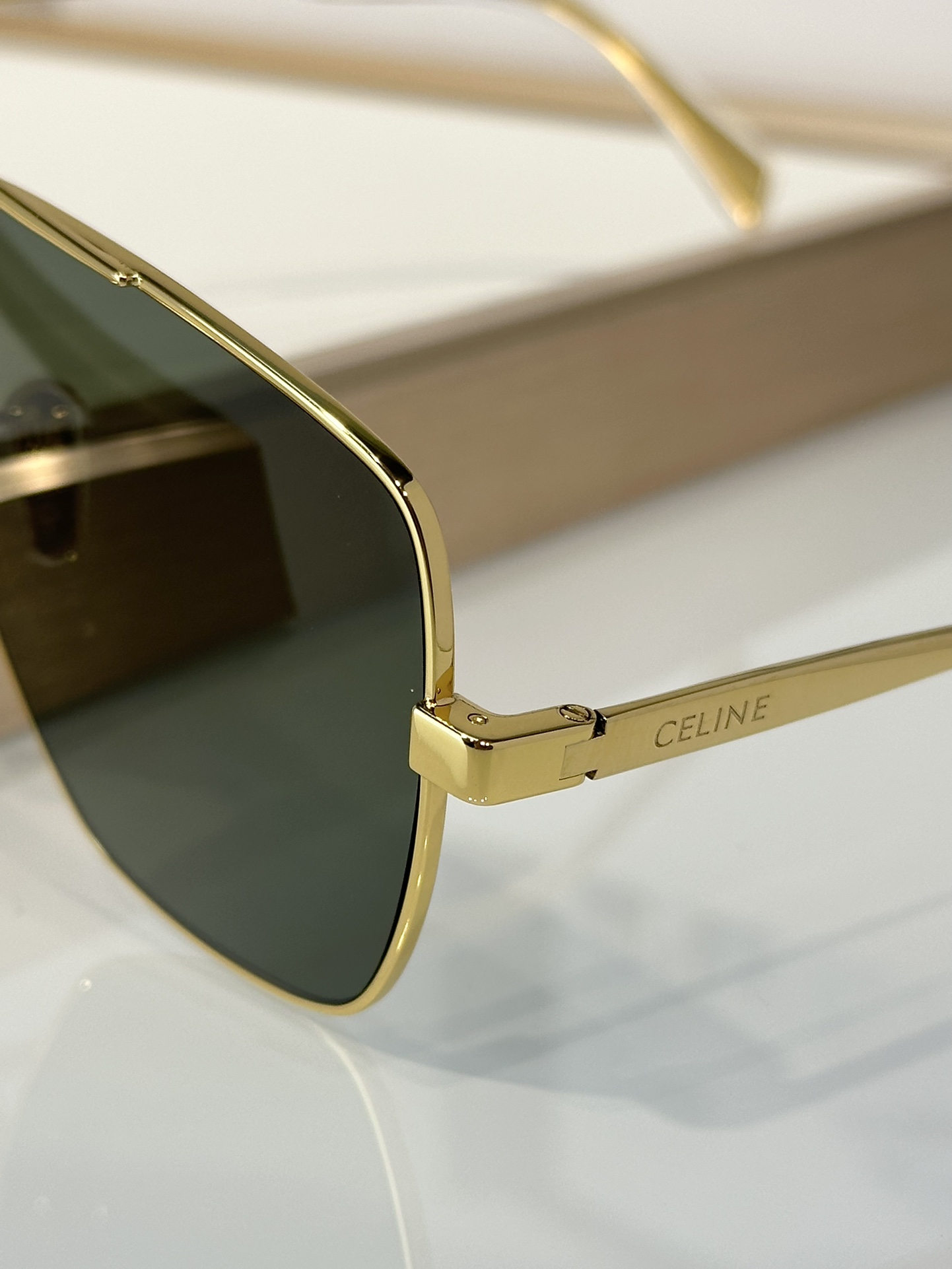 Designer Sunglasses CL40246U