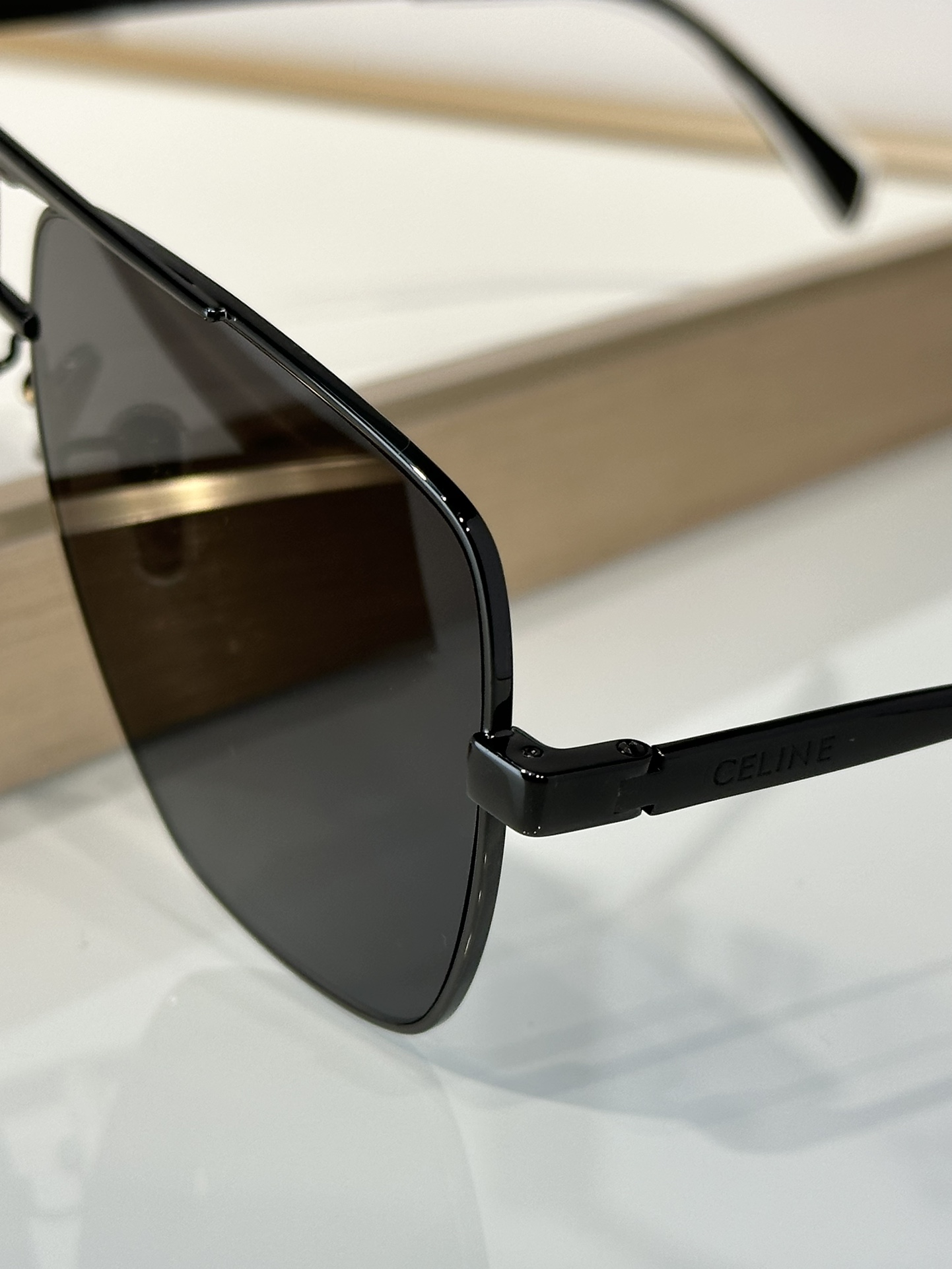 Designer Sunglasses CL40246U