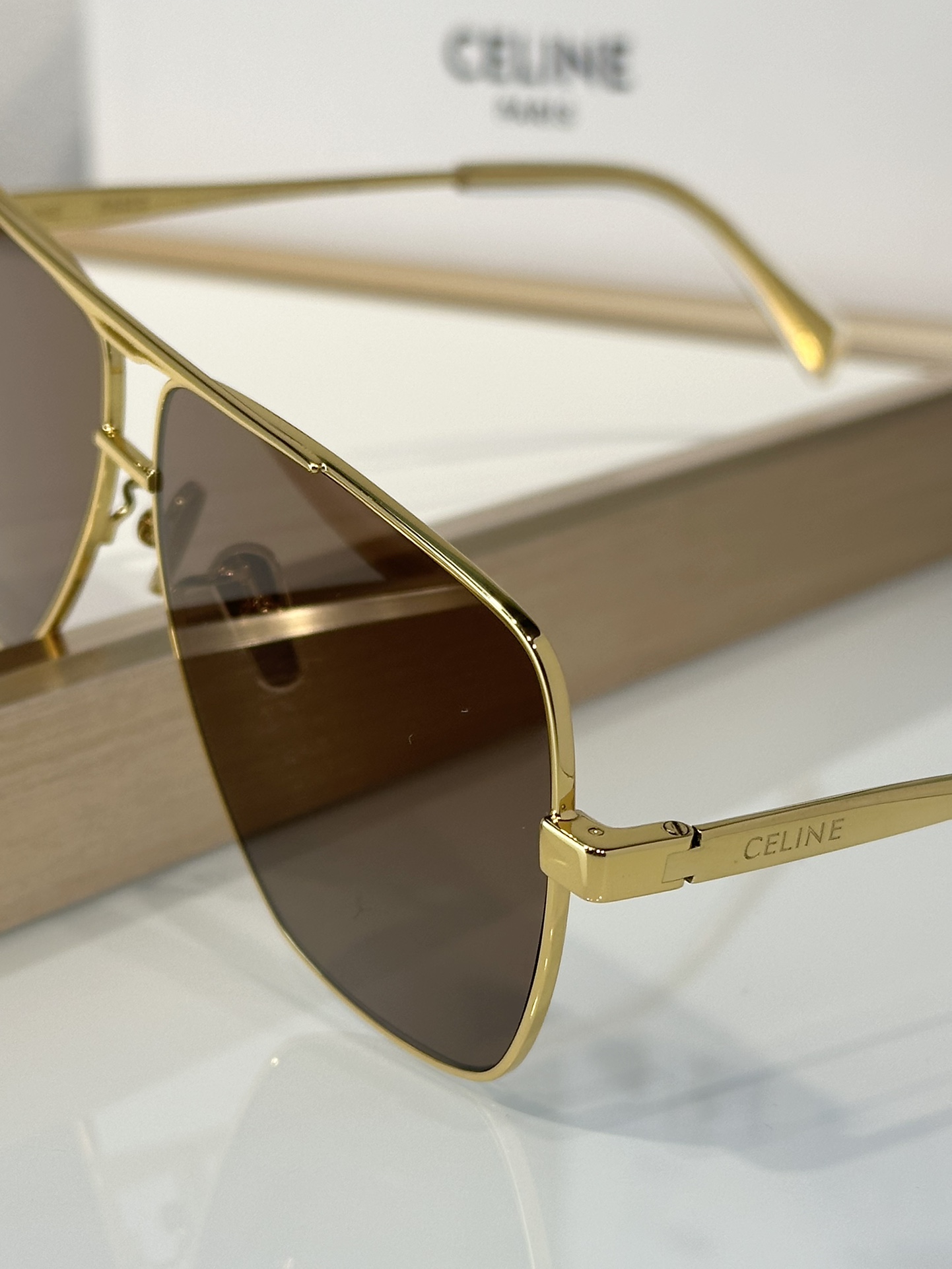 Designer Sunglasses CL40246U