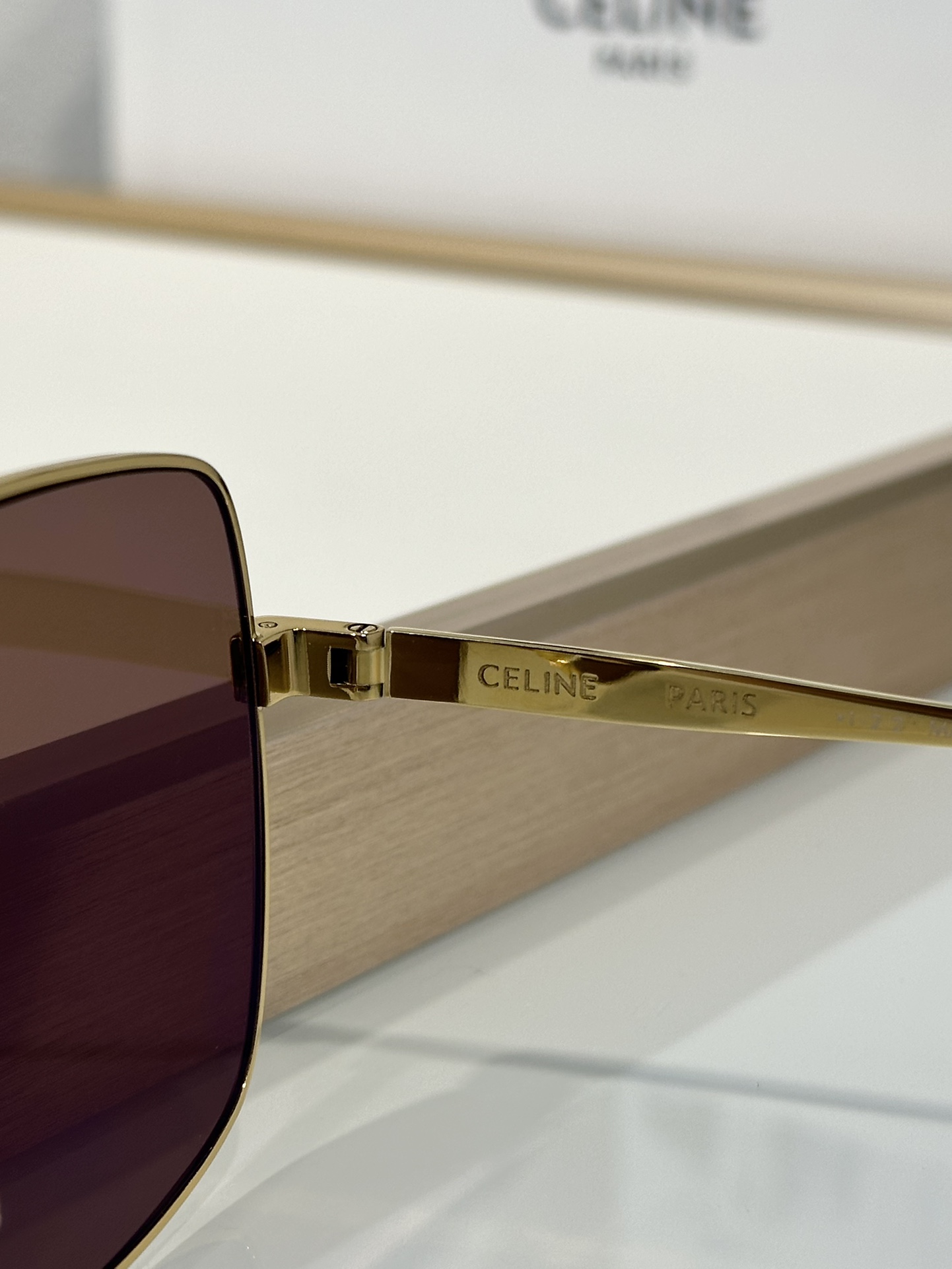 Designer Sunglasses CL40246U
