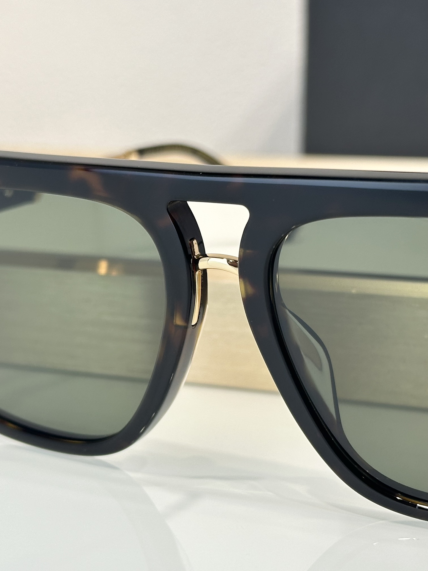 Designer Sunglasses DG8896