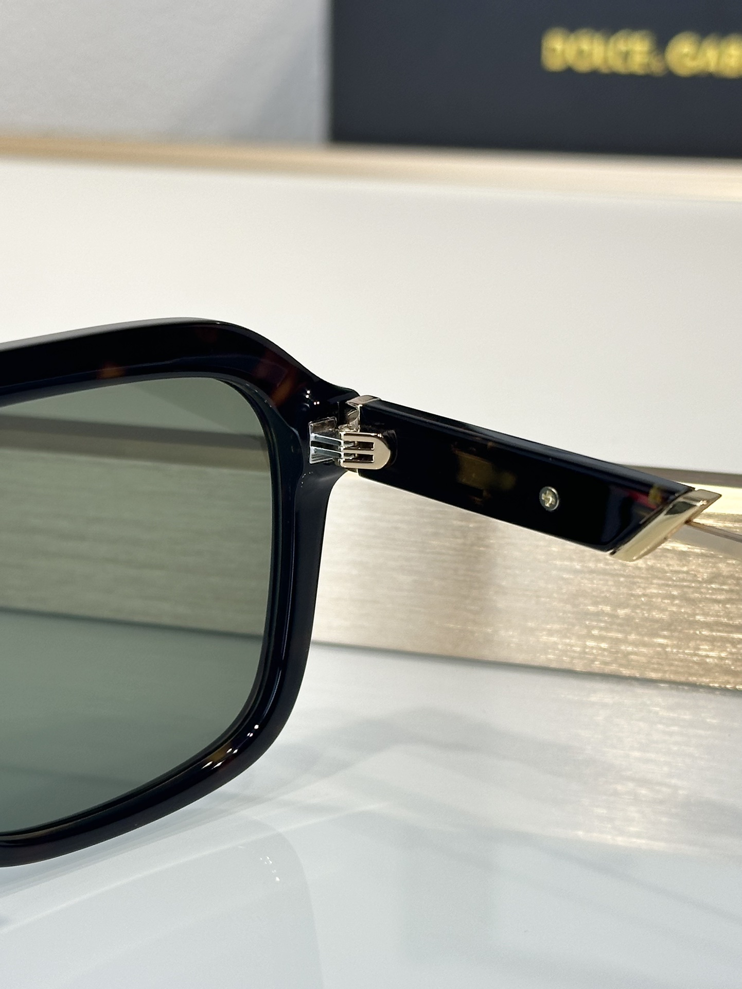 Designer Sunglasses DG8896