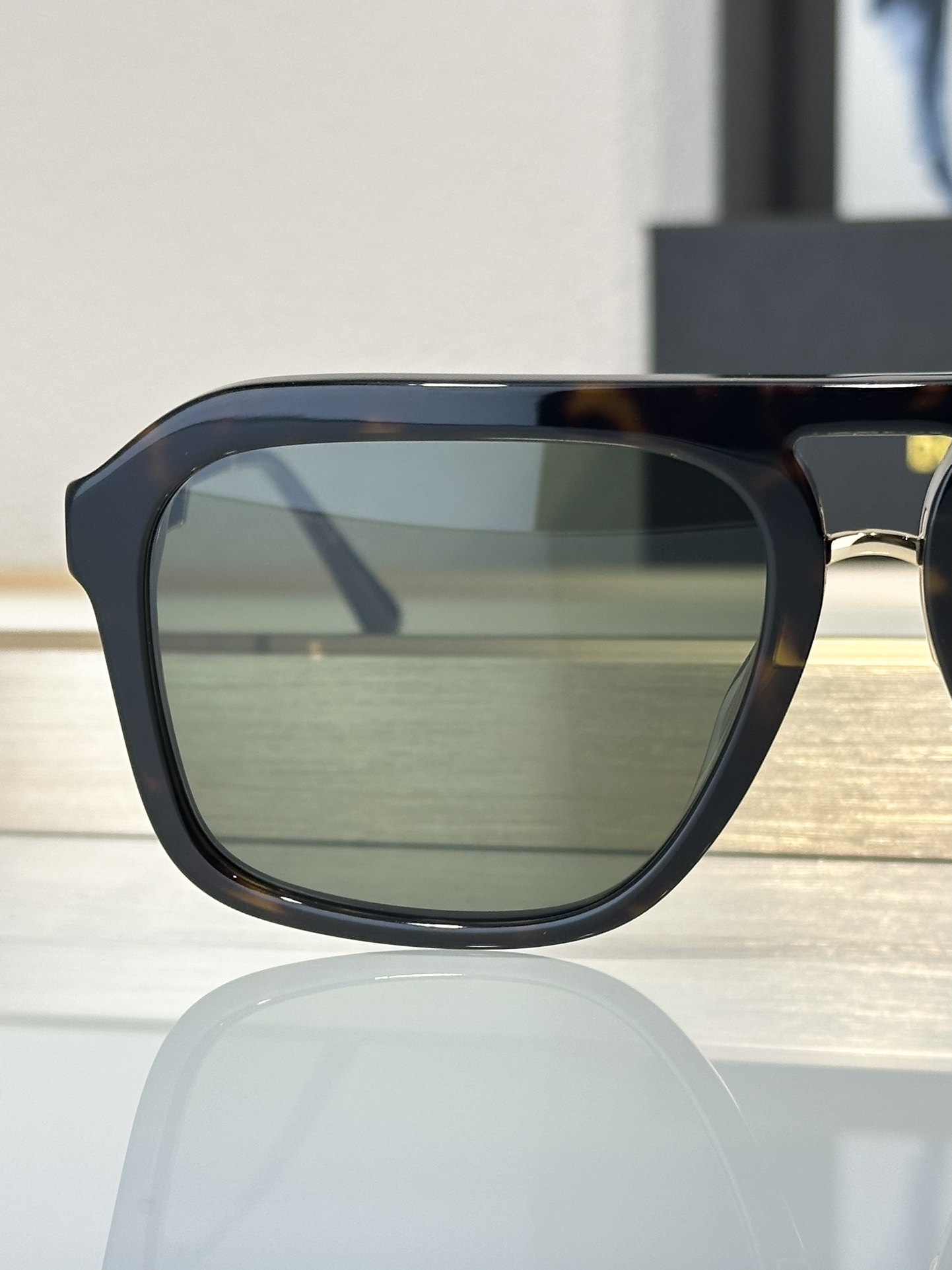 Designer Sunglasses DG8896