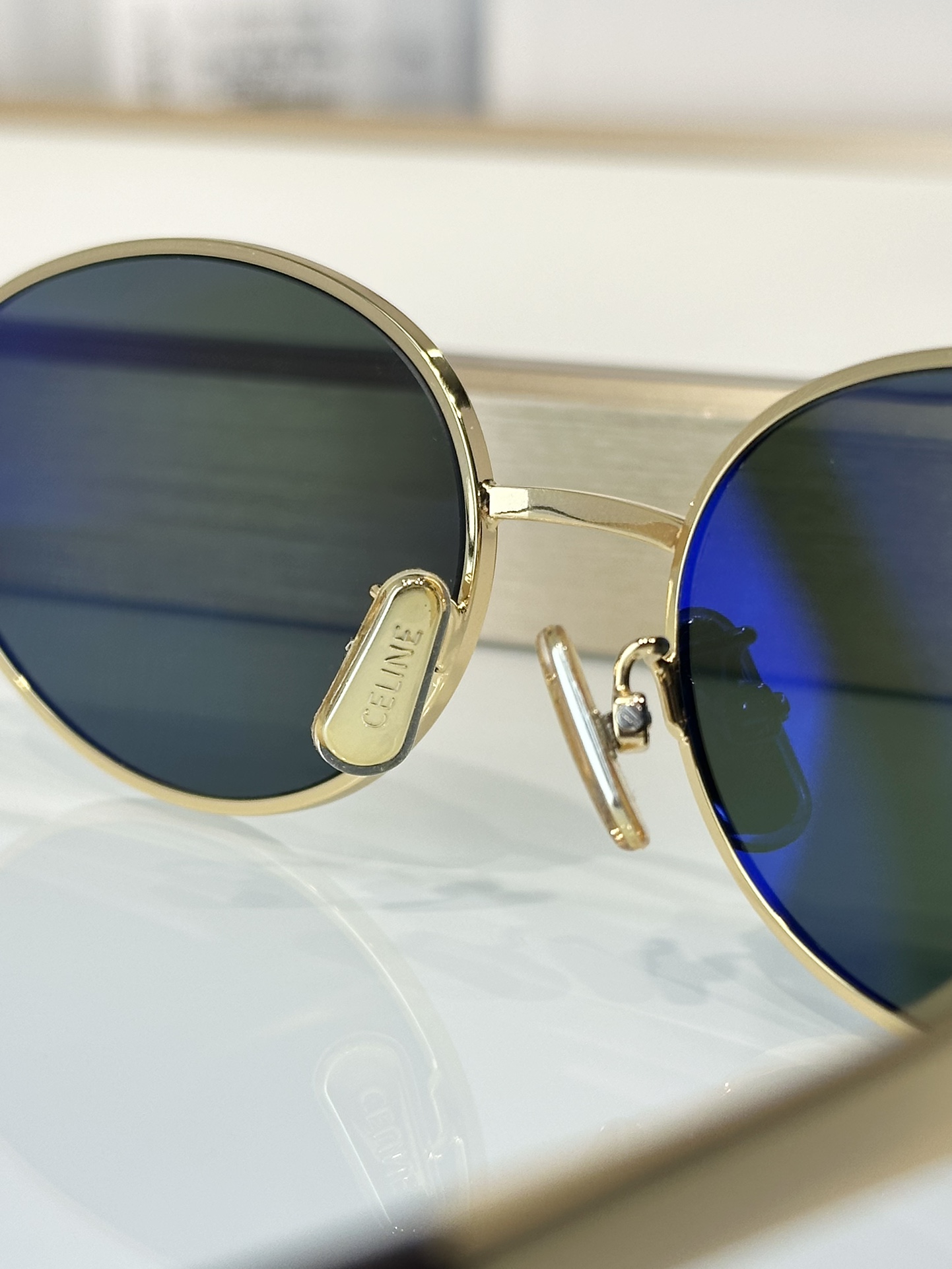 Designer Sunglasses CL40235U