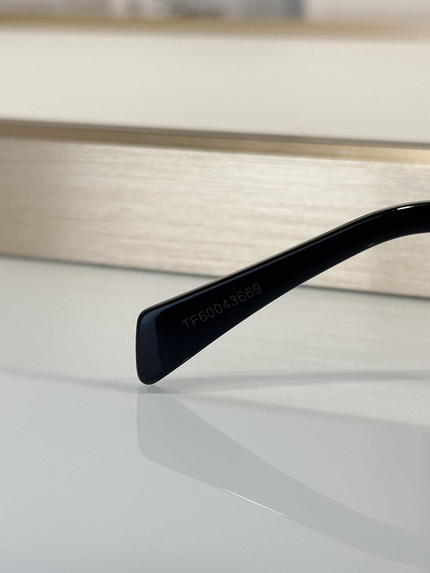 Designer Sunglasses CL40235U