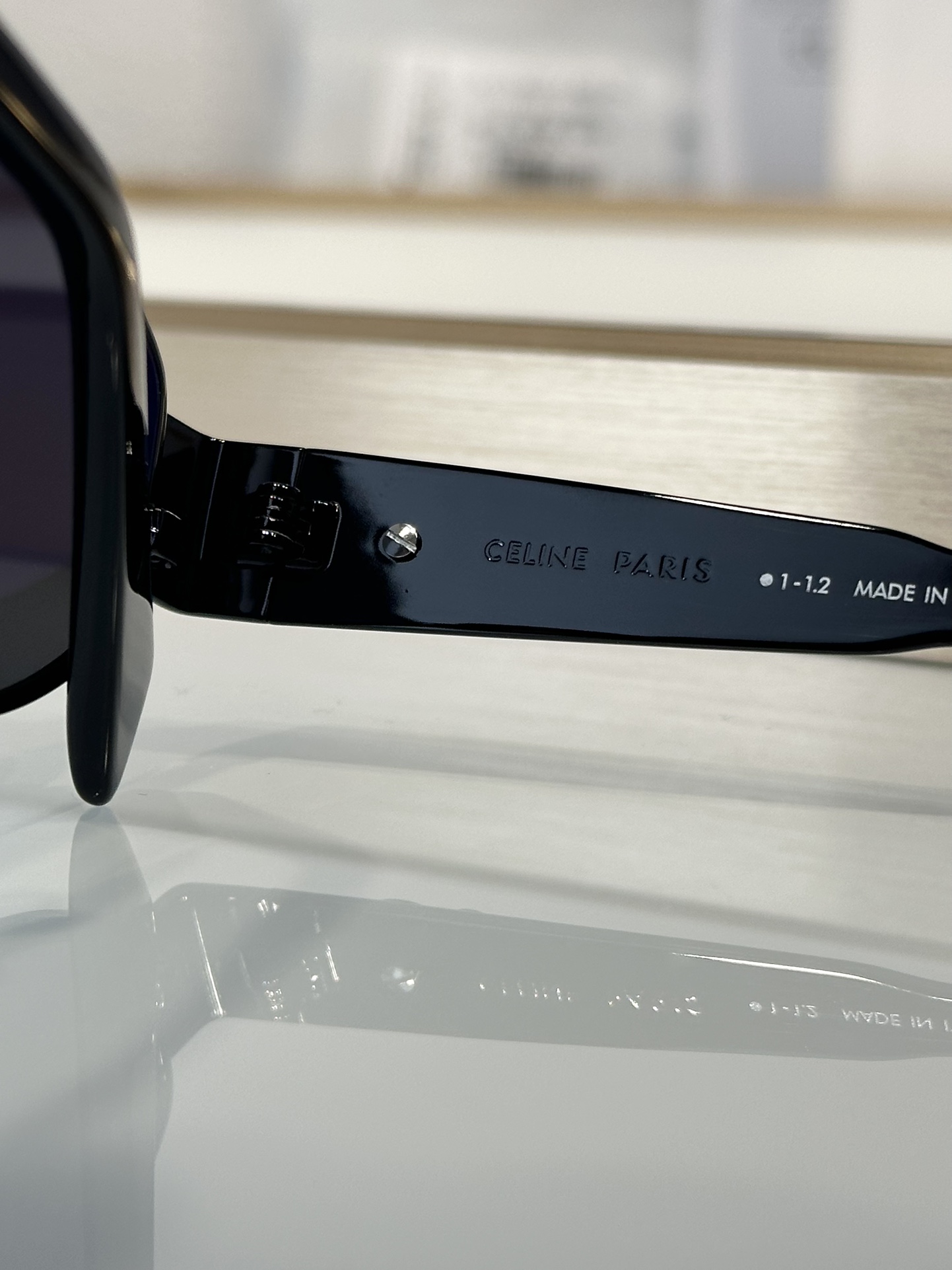 Designer Sunglasses CL40235U