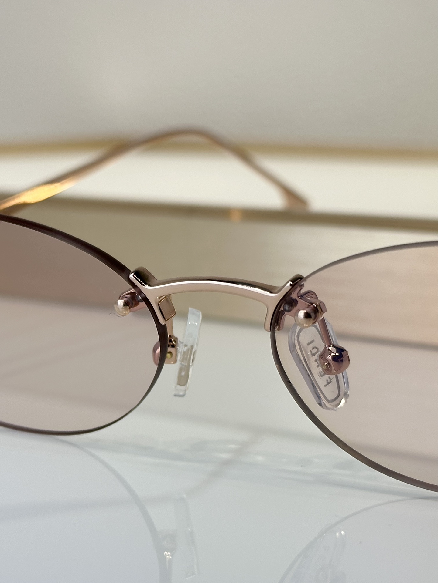 Designer Sunglasses FE4075US