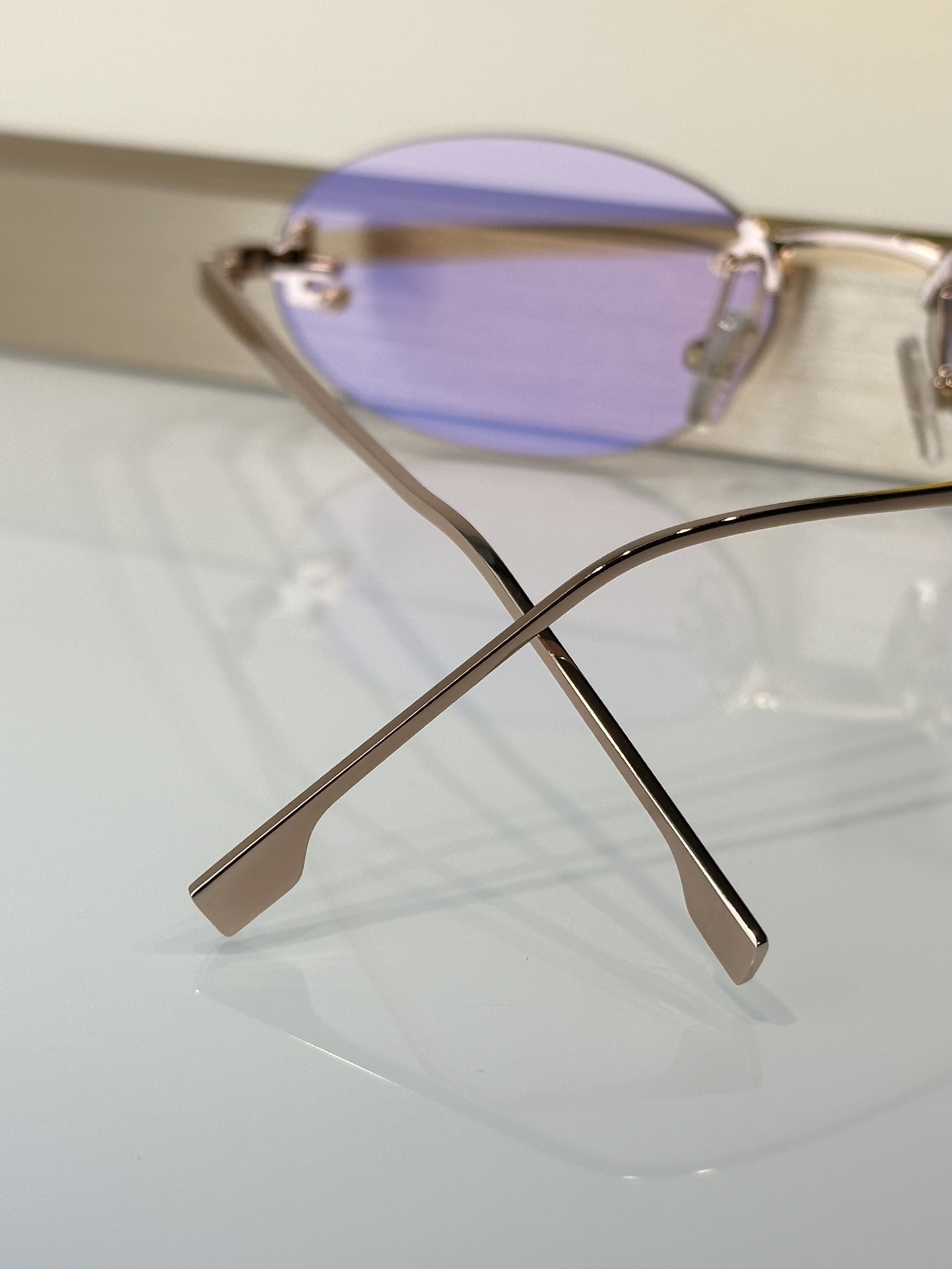 Designer Sunglasses FE4075US