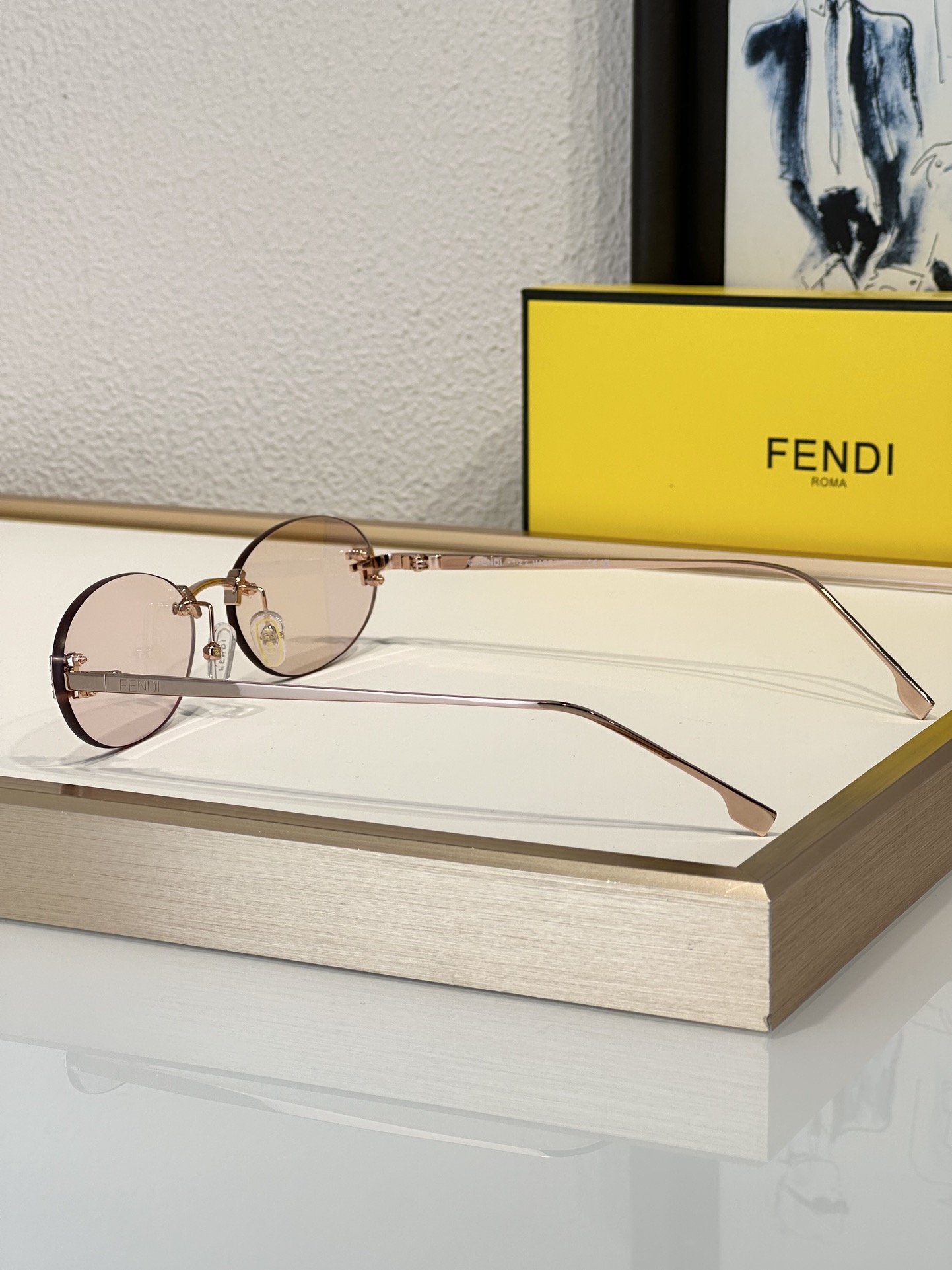 Designer Sunglasses FE4075US
