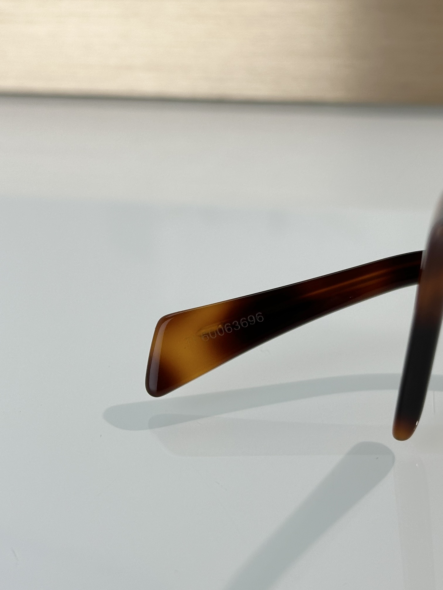 Designer Sunglasses CL40235U