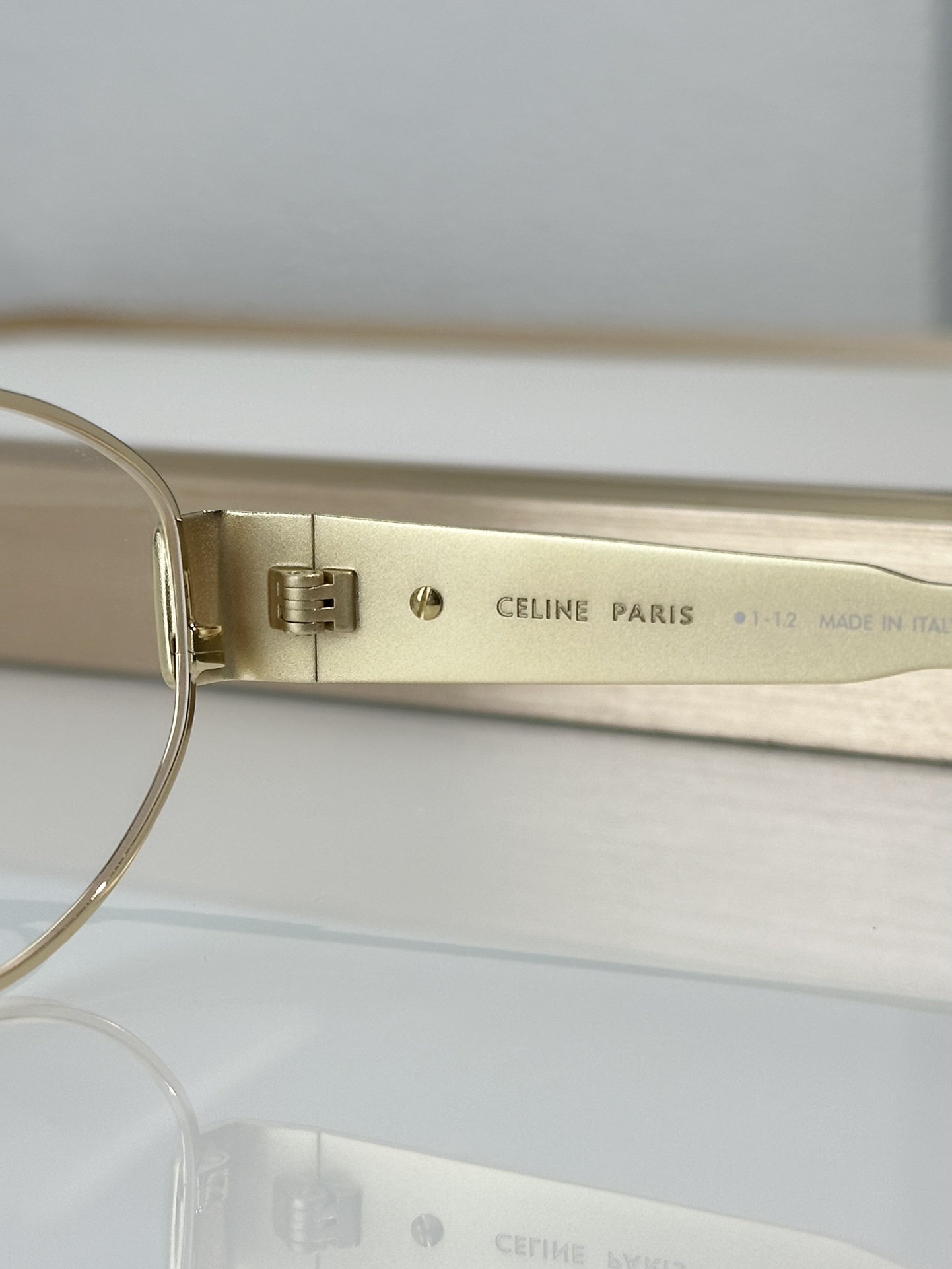 Designer Sunglasses CL40235U