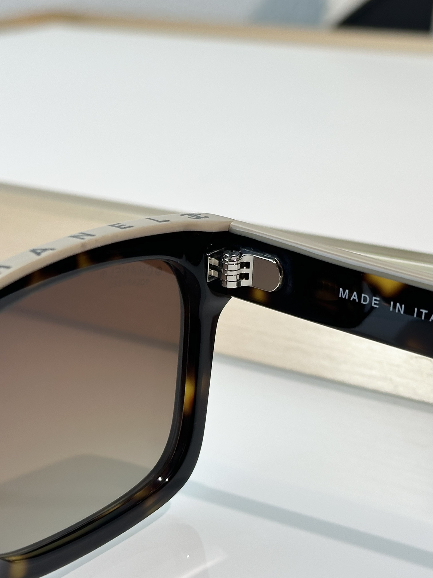Chanel Sunglasses Ch5417