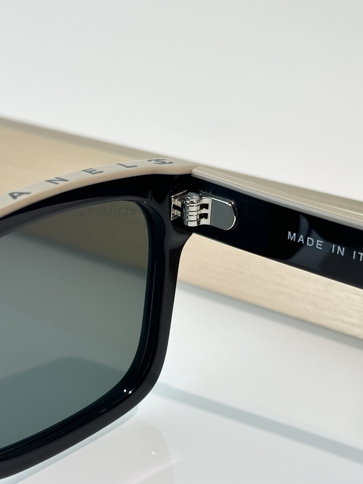 Chanel Sunglasses Ch5417
