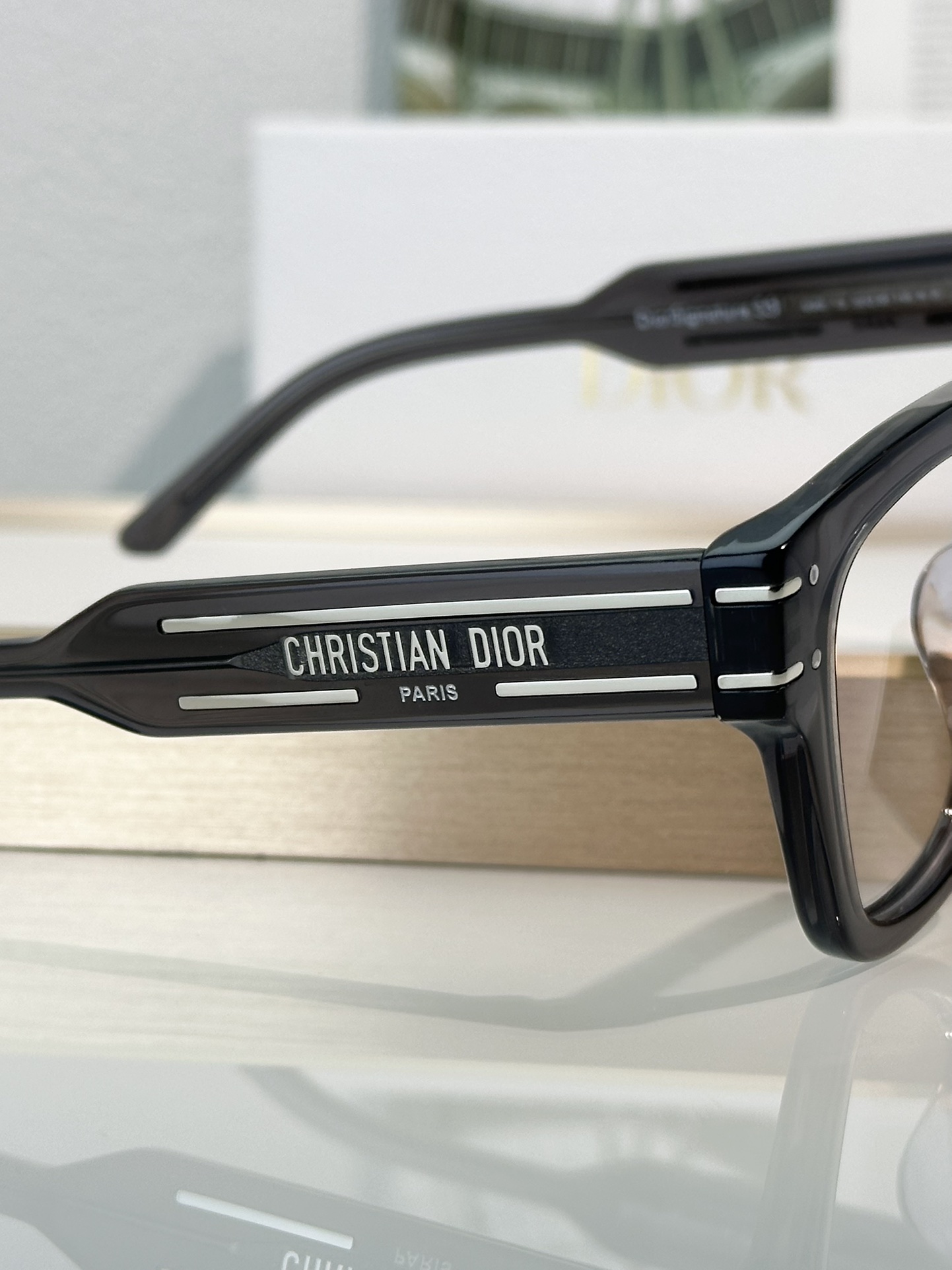 Designer Sunglasses Signature